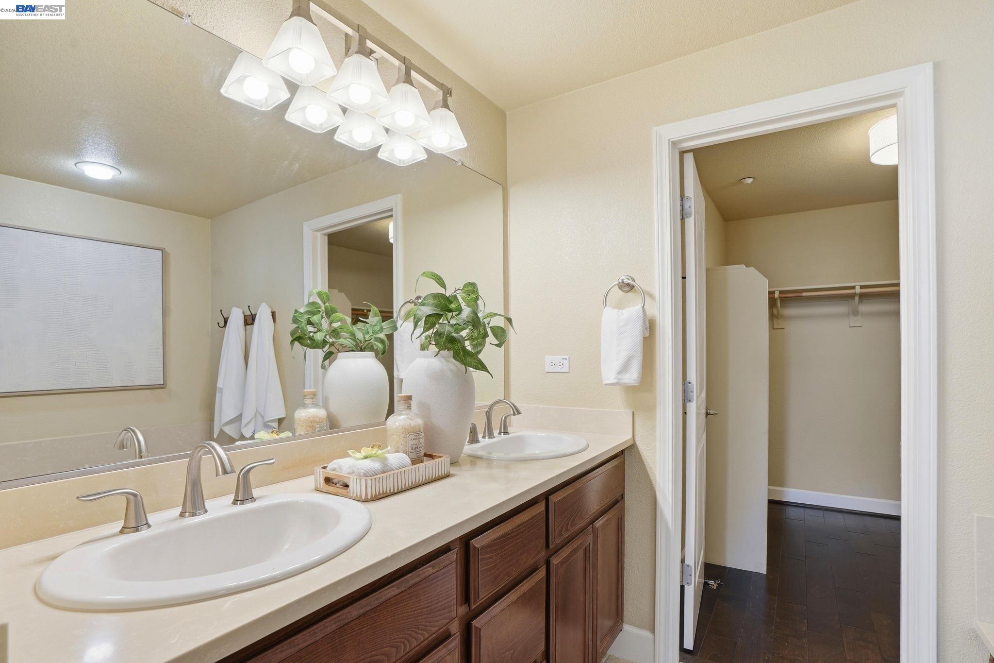 674 Selby Lane # 4