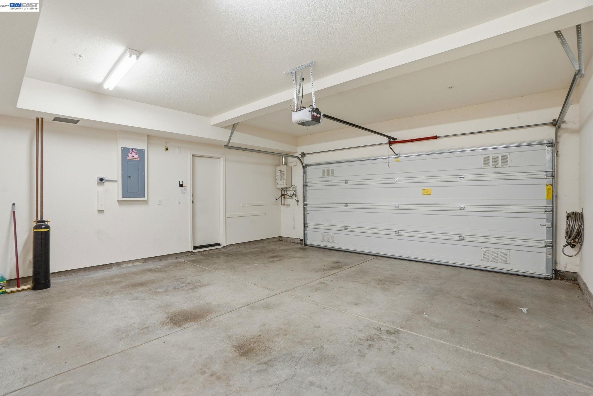 674 Selby Lane # 4