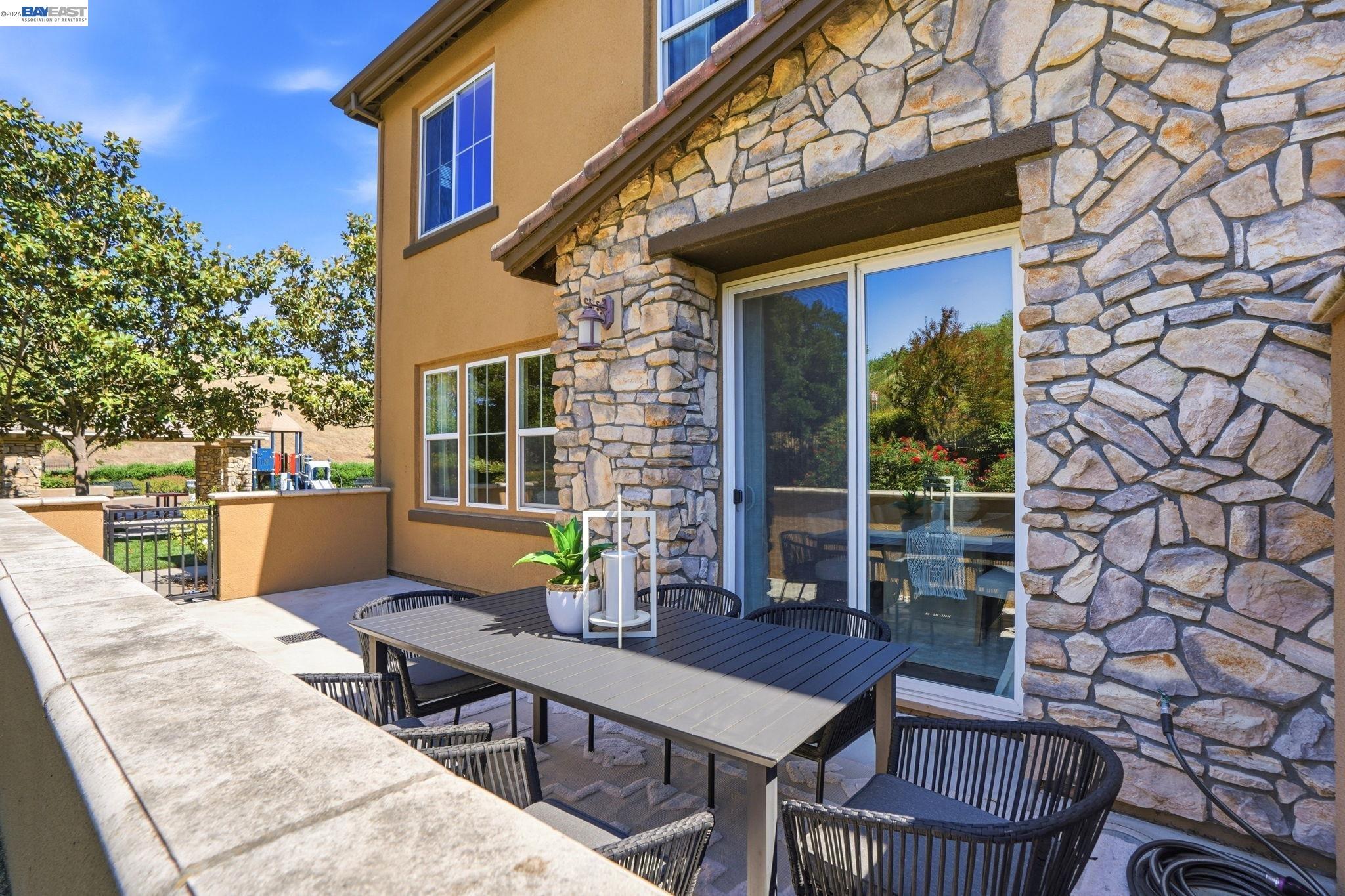 674 Selby Lane # 4