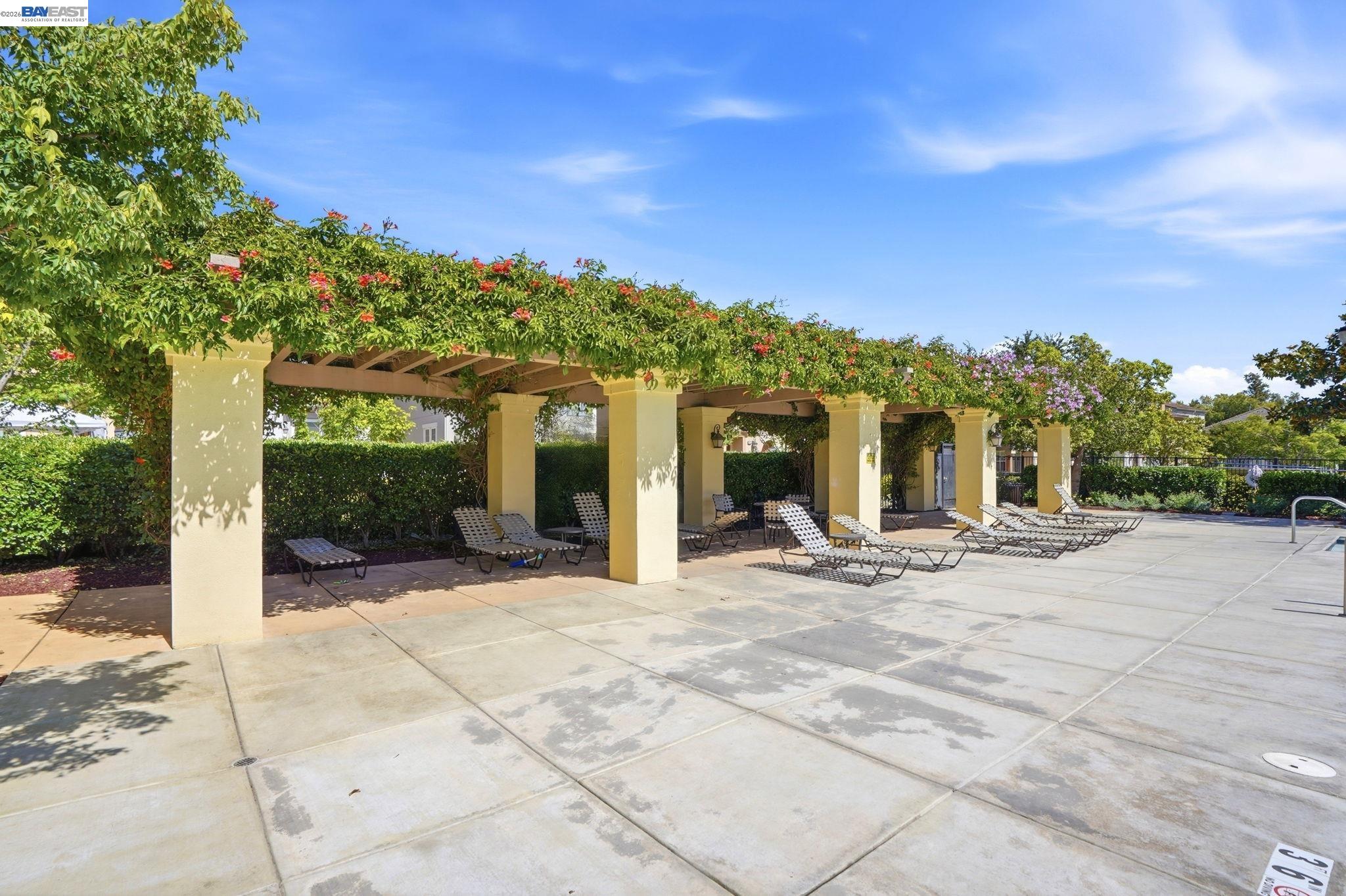 674 Selby Lane # 4