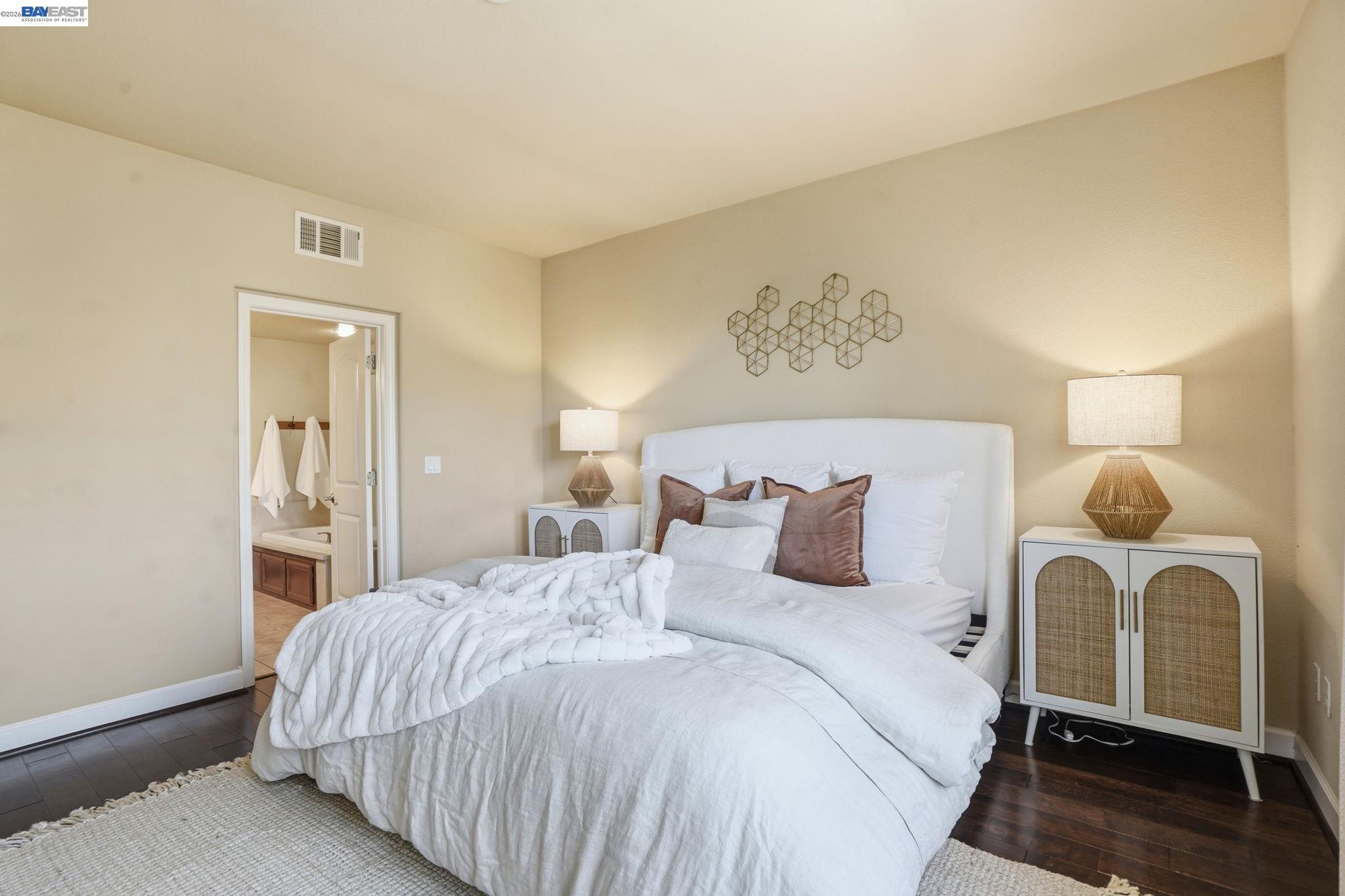 674 Selby Lane # 4