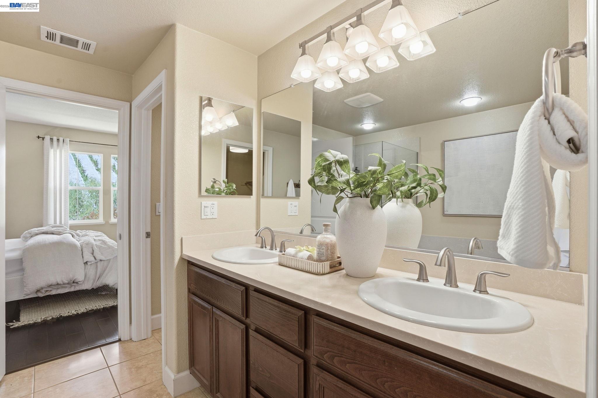 674 Selby Lane # 4