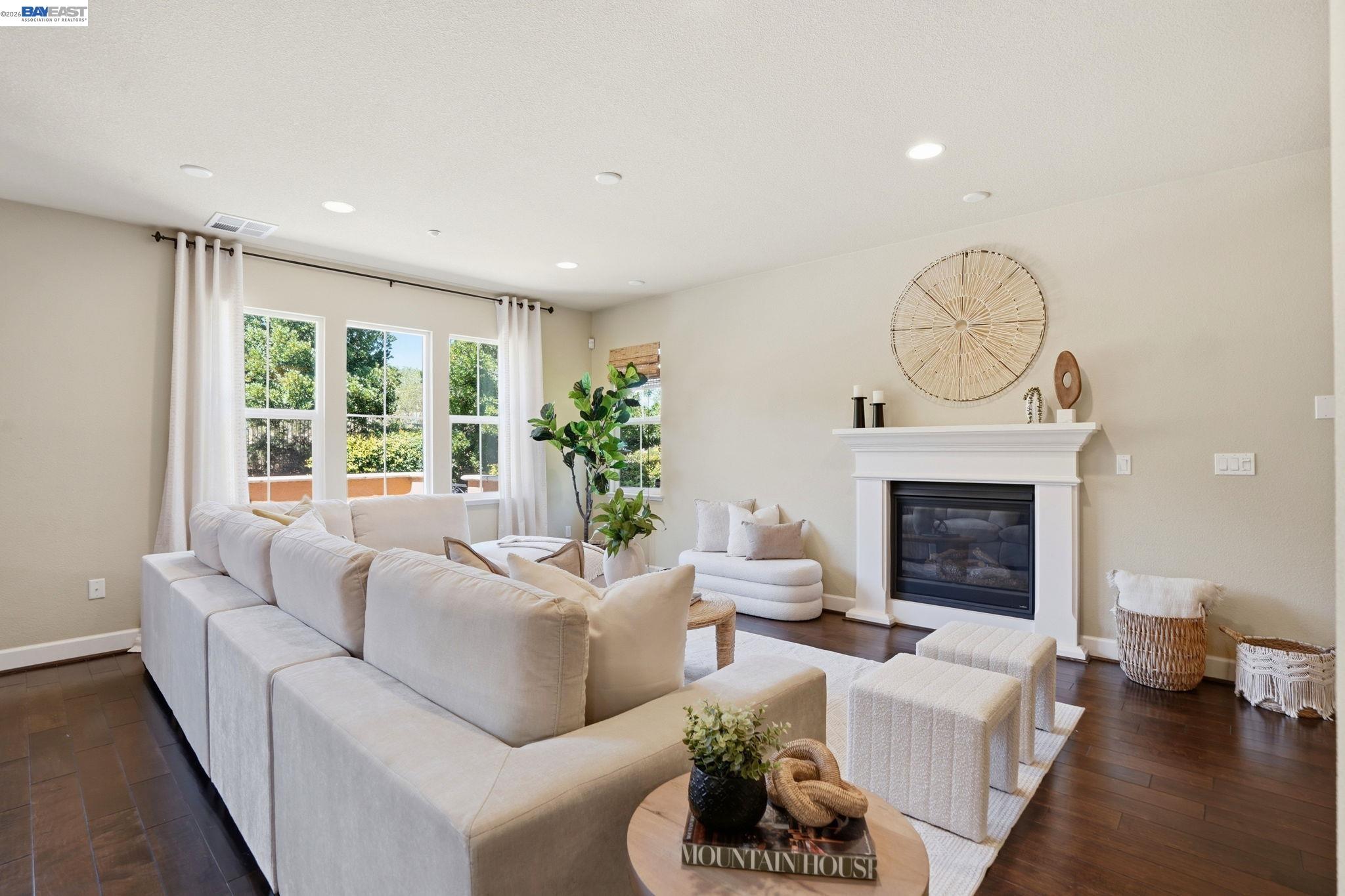 674 Selby Lane # 4