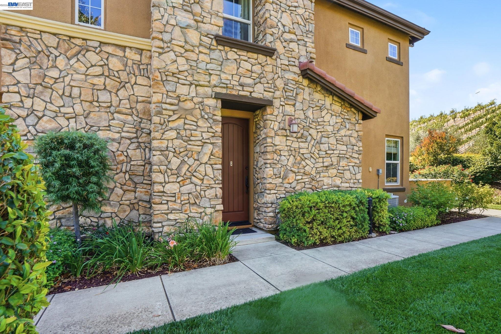 674 Selby Lane # 4