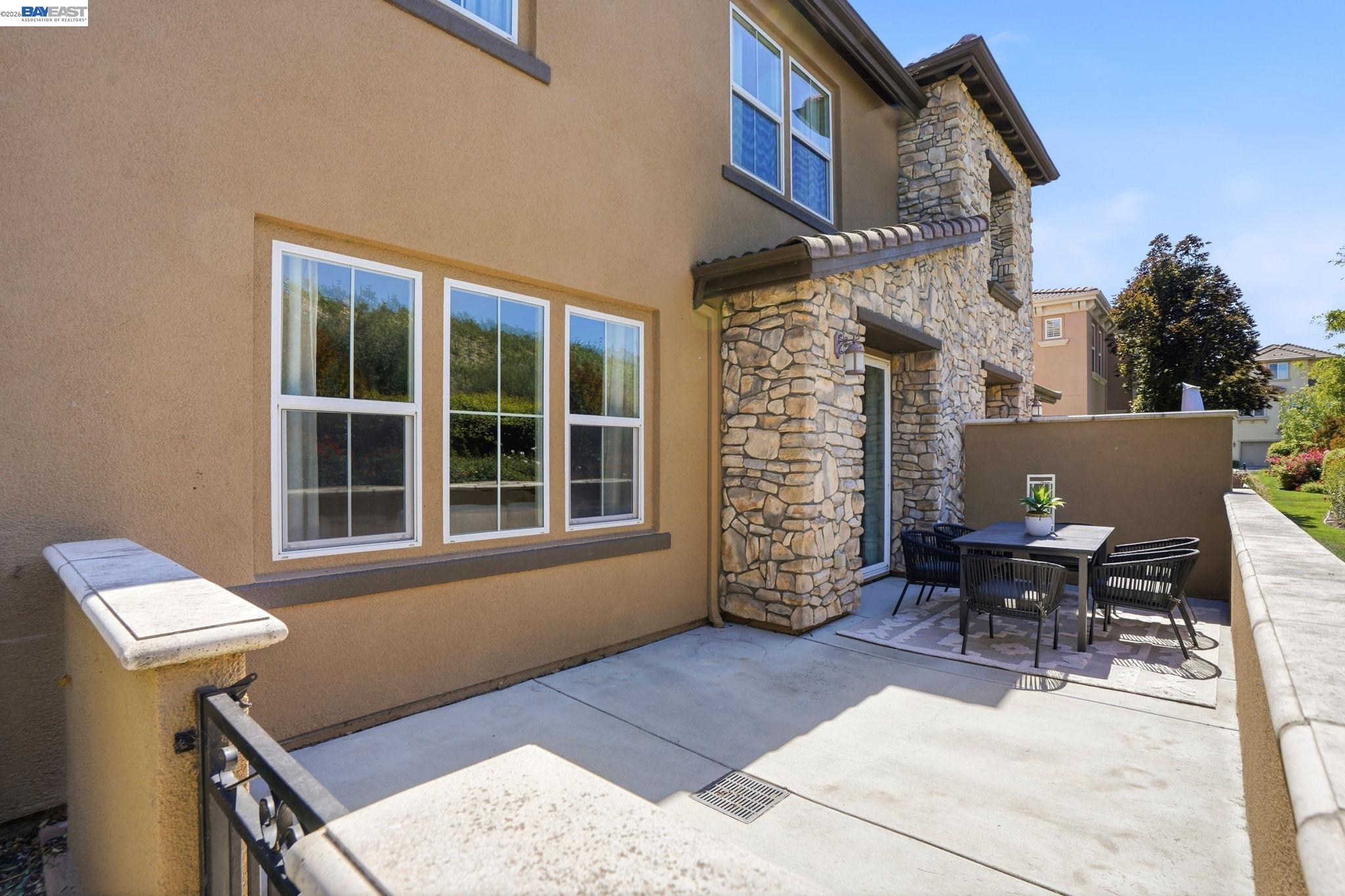 674 Selby Lane # 4