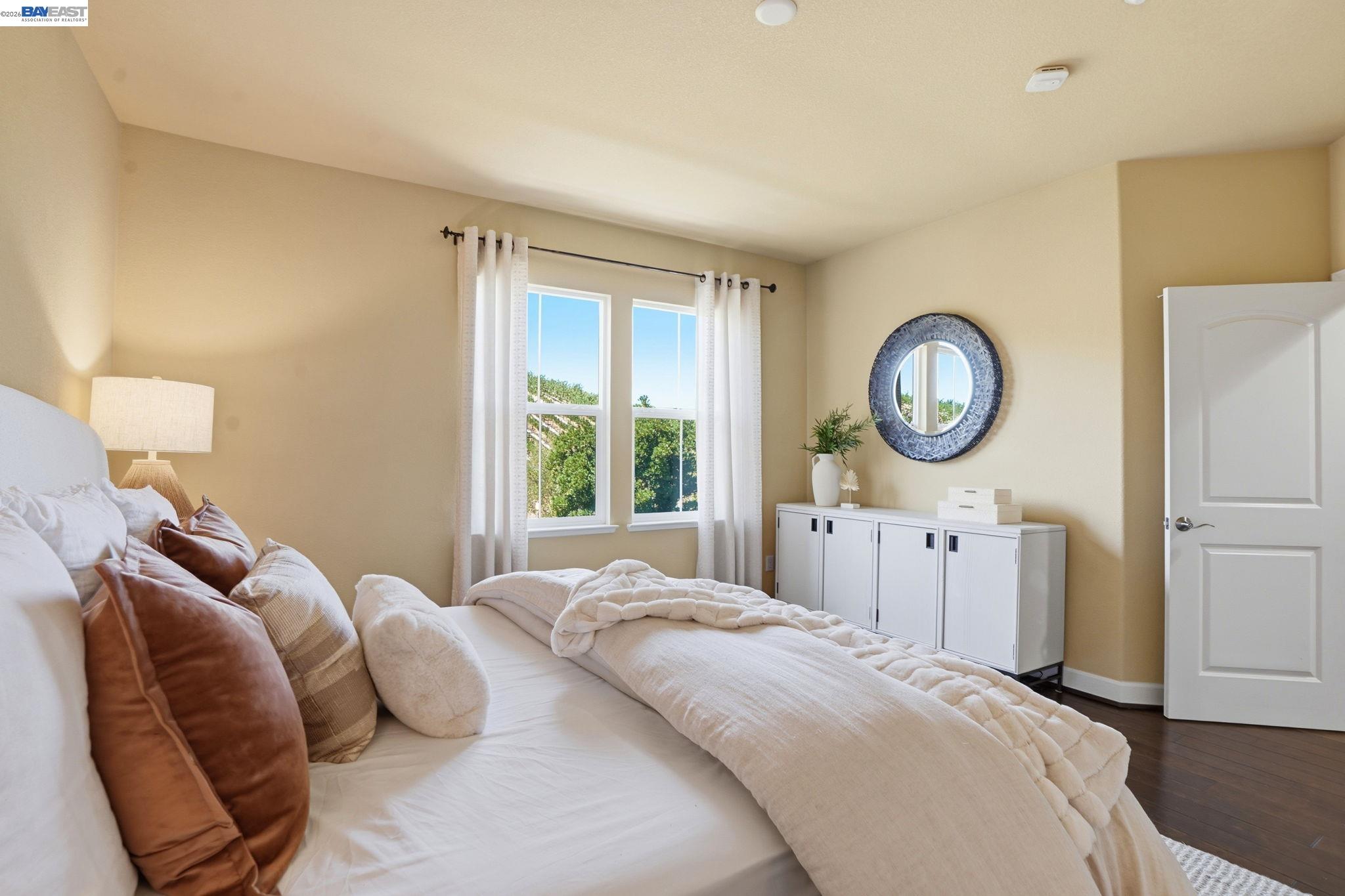 674 Selby Lane # 4