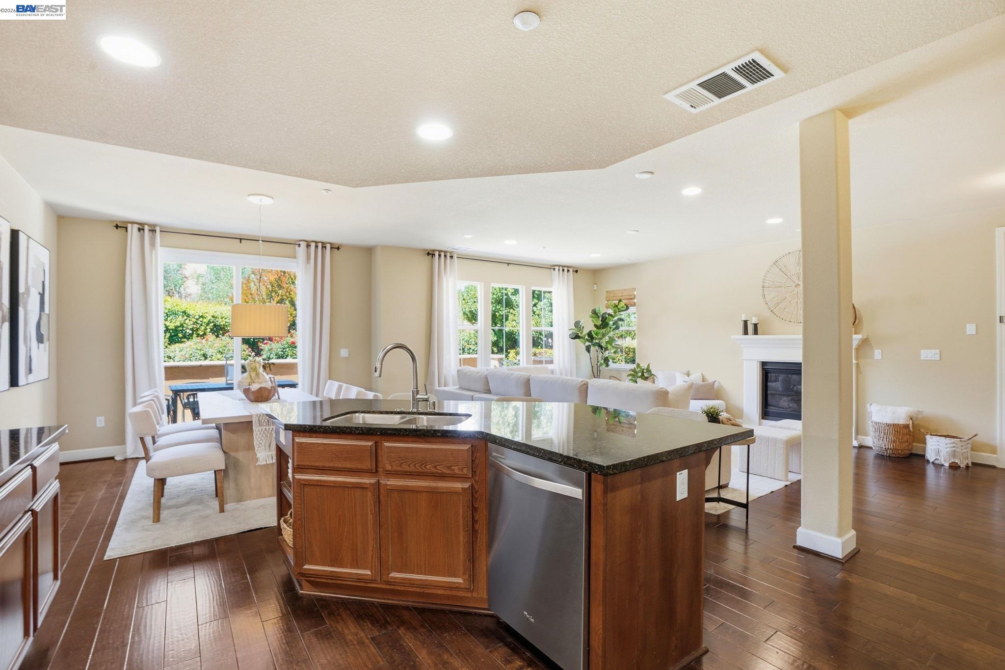 674 Selby Lane # 4