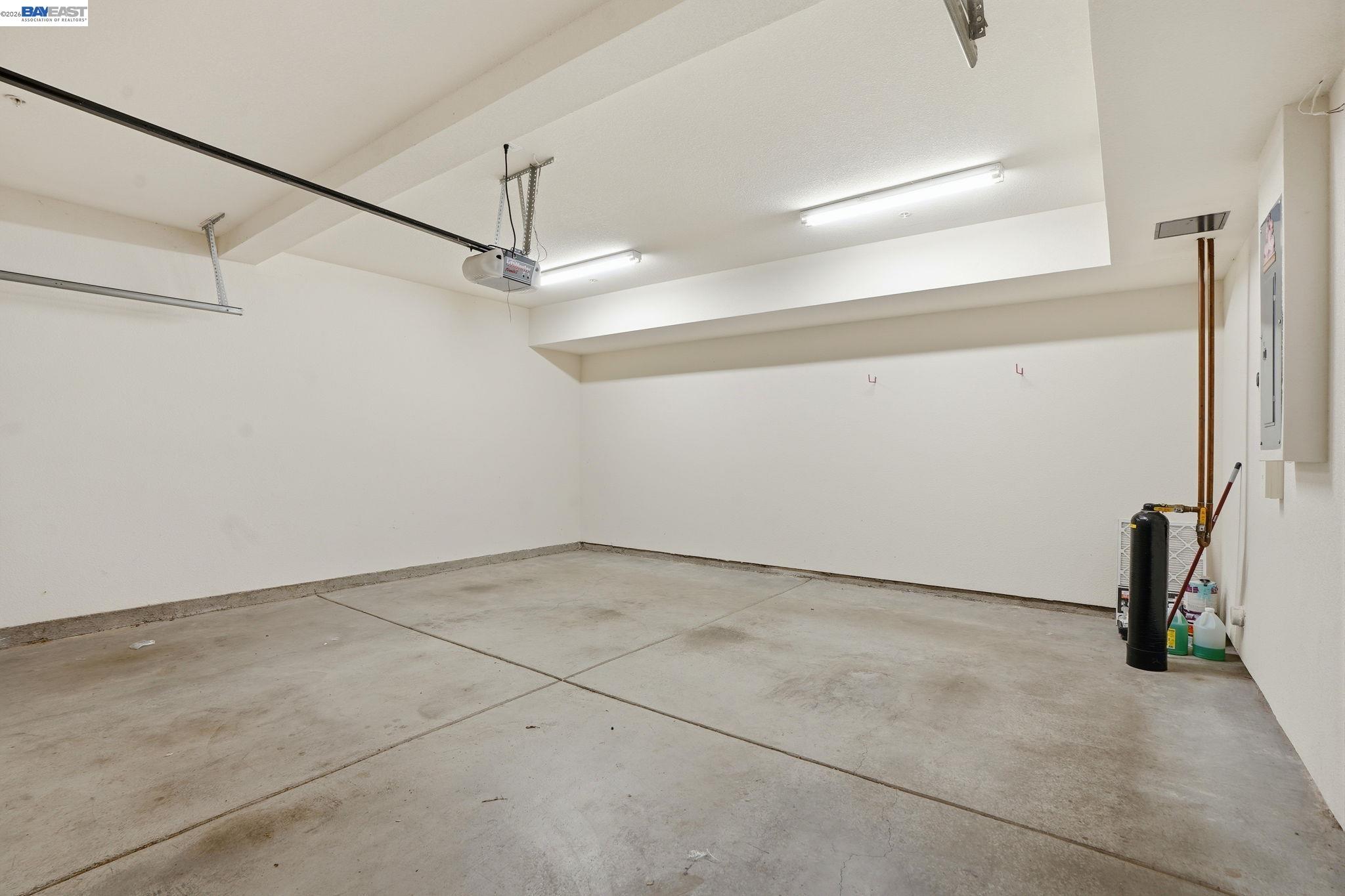 674 Selby Lane # 4