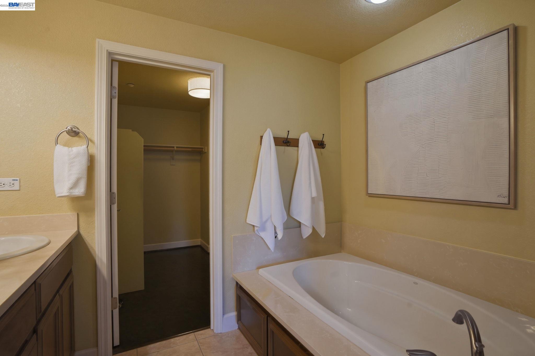674 Selby Lane # 4