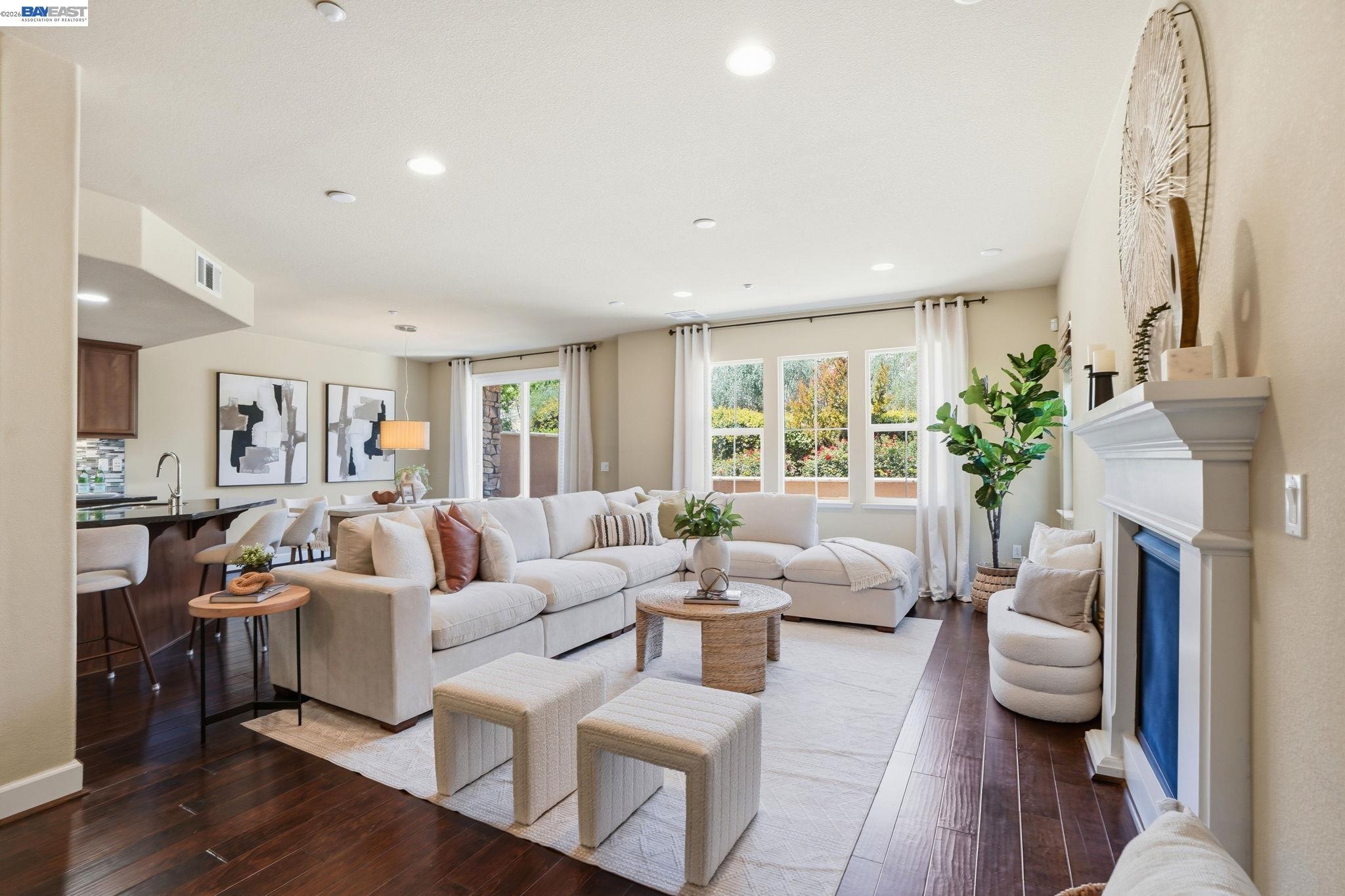674 Selby Lane # 4