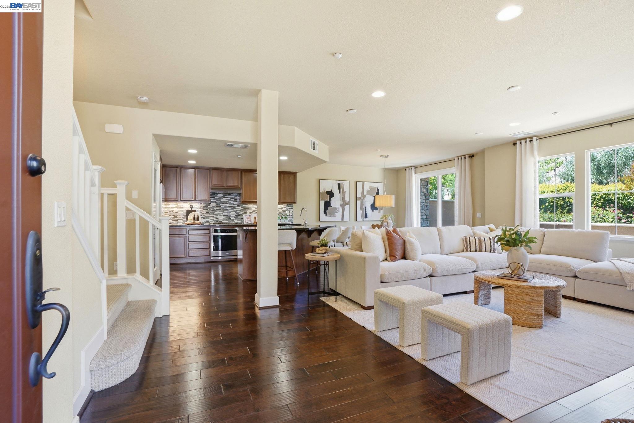 674 Selby Lane # 4
