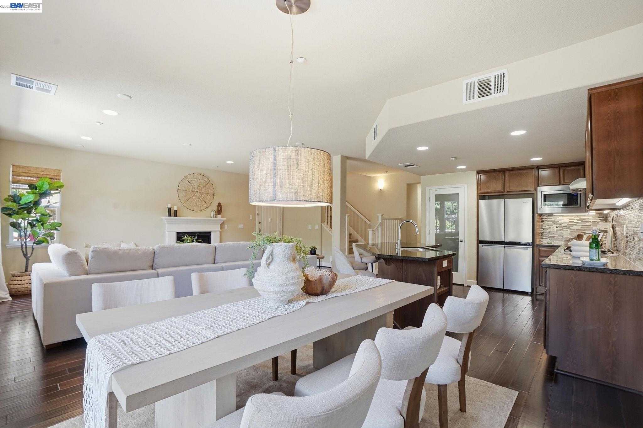 674 Selby Lane # 4