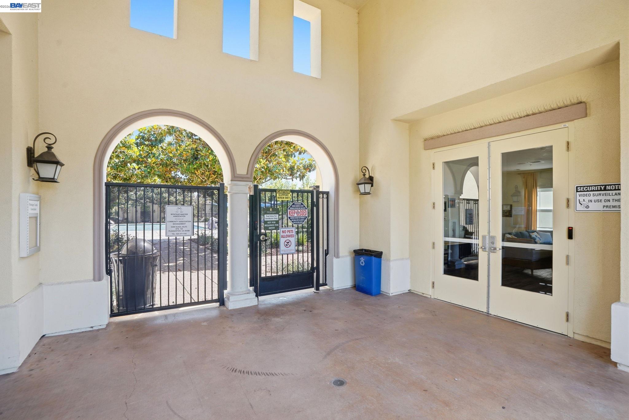 674 Selby Lane # 4
