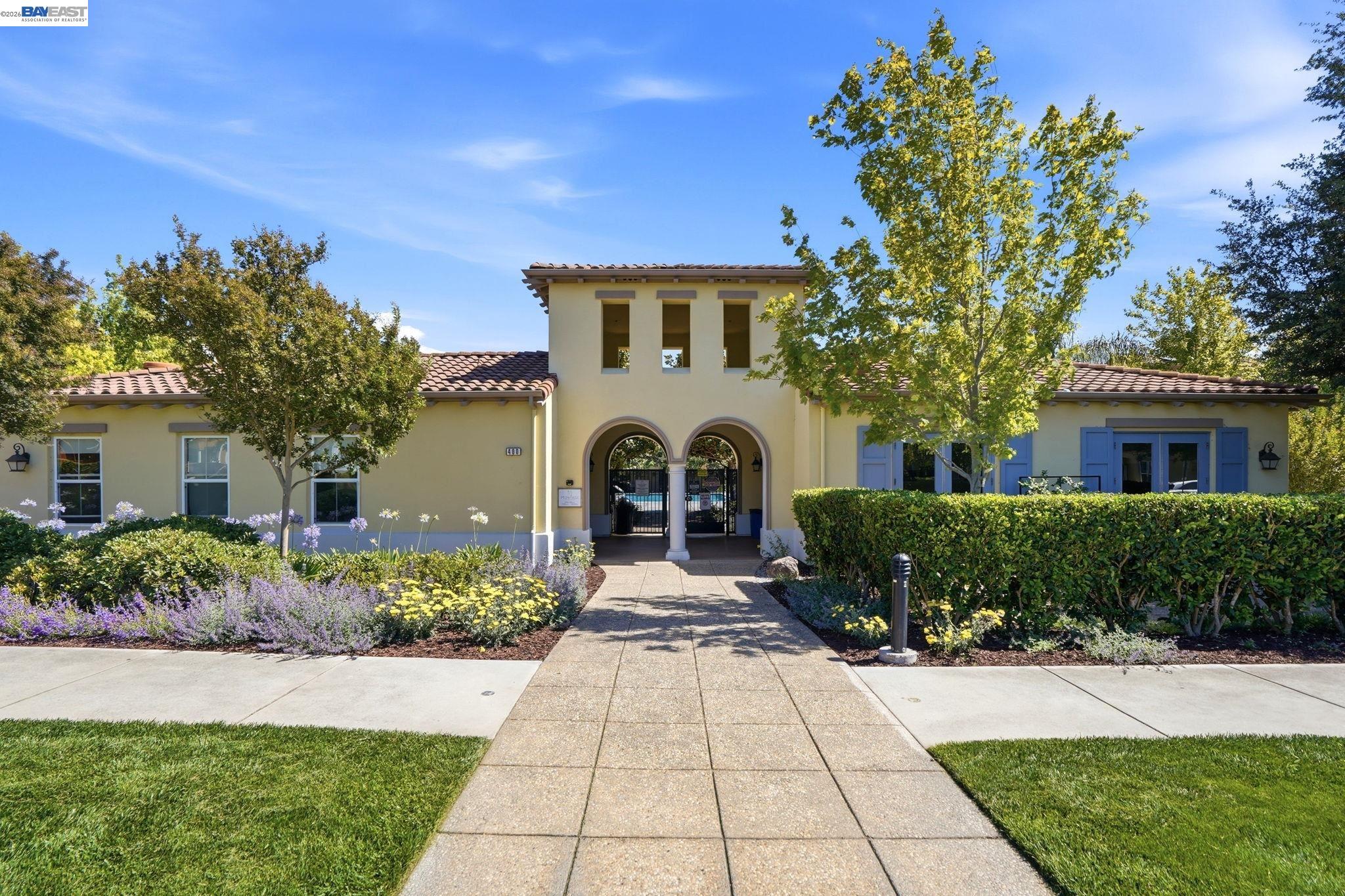 674 Selby Lane # 4