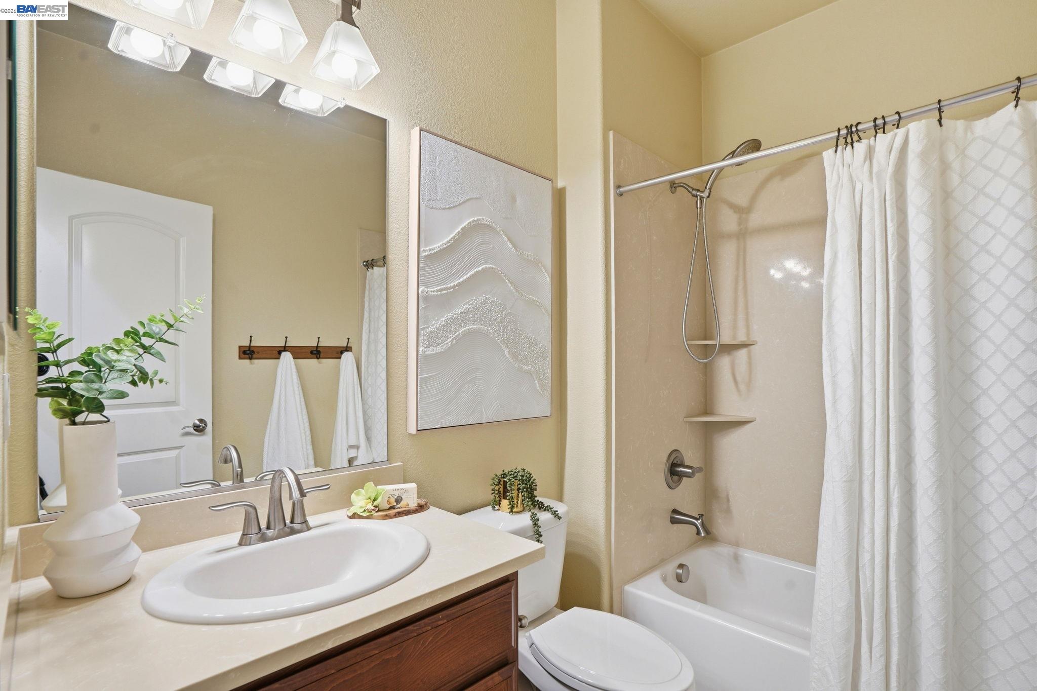 674 Selby Lane # 4