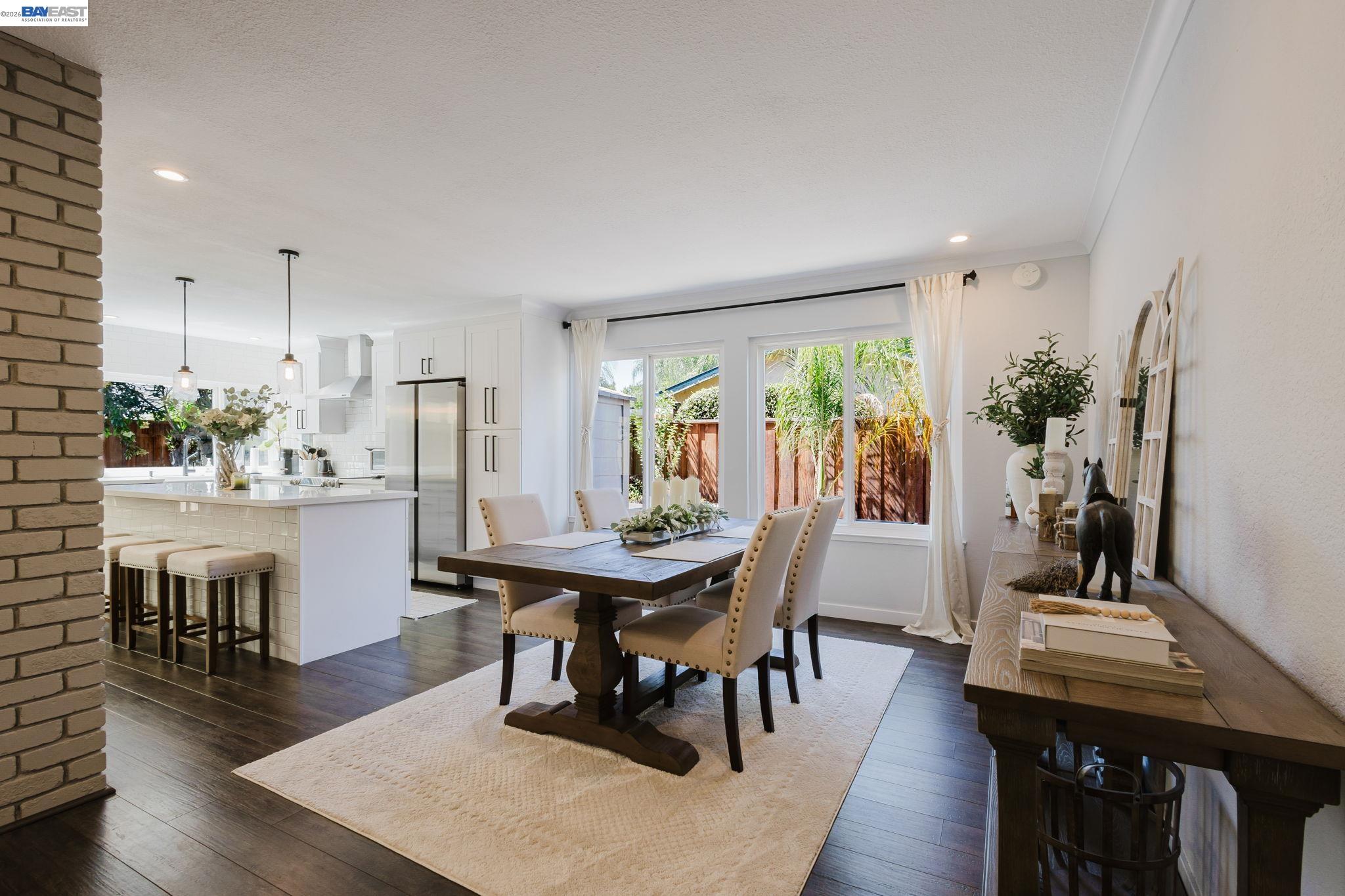 220 Yosemite Dr.