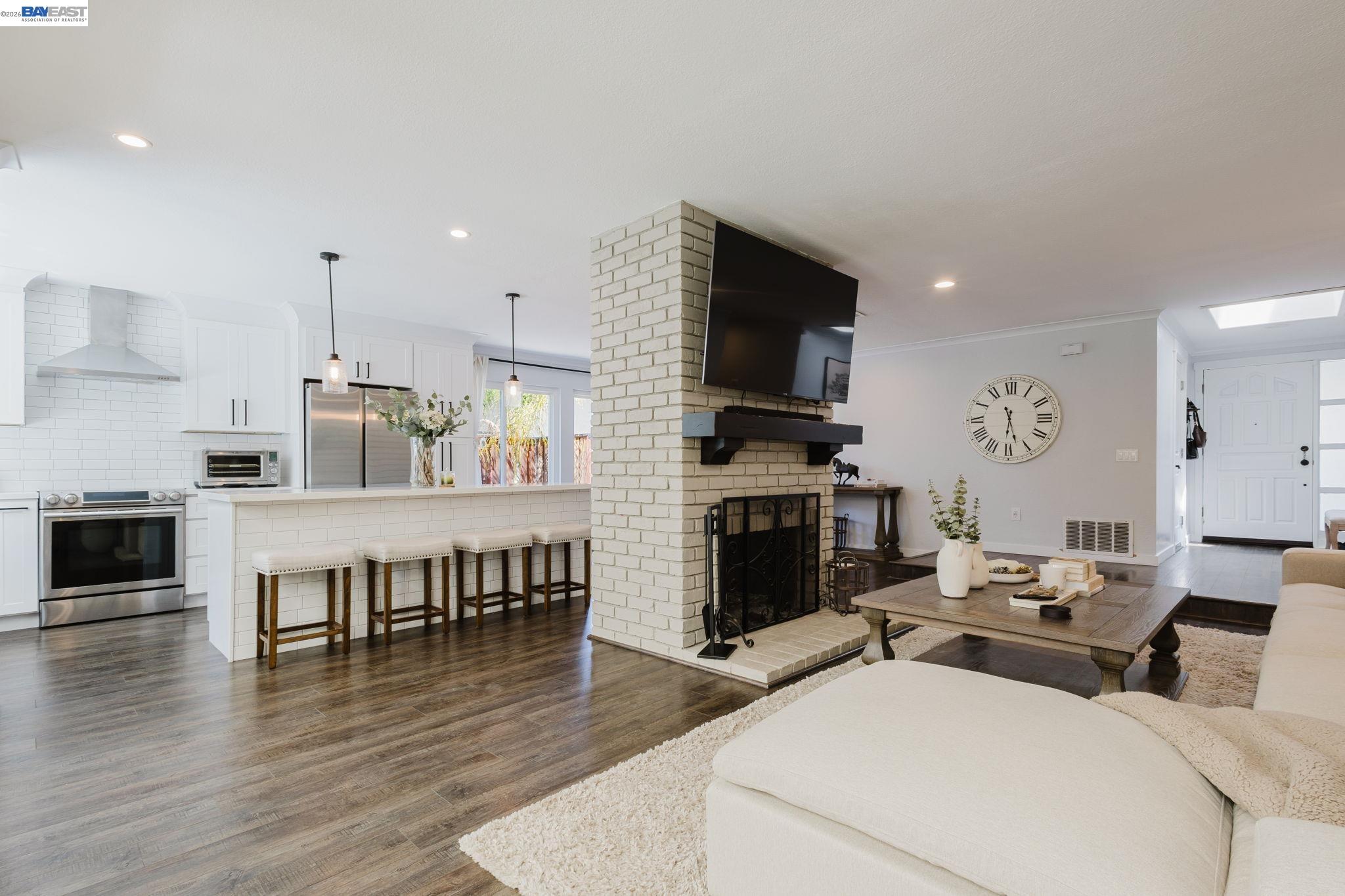 220 Yosemite Dr.