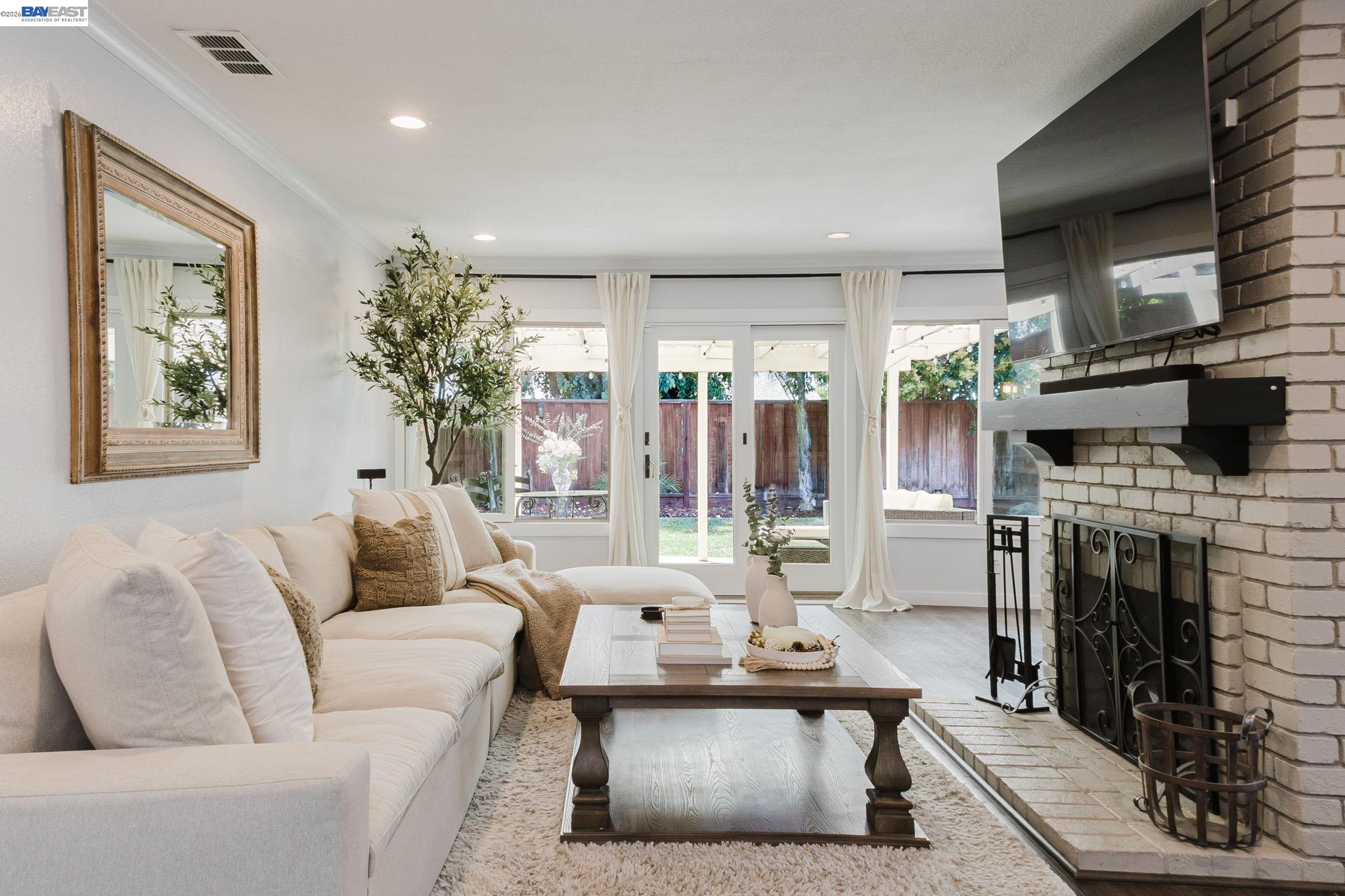 220 Yosemite Dr.