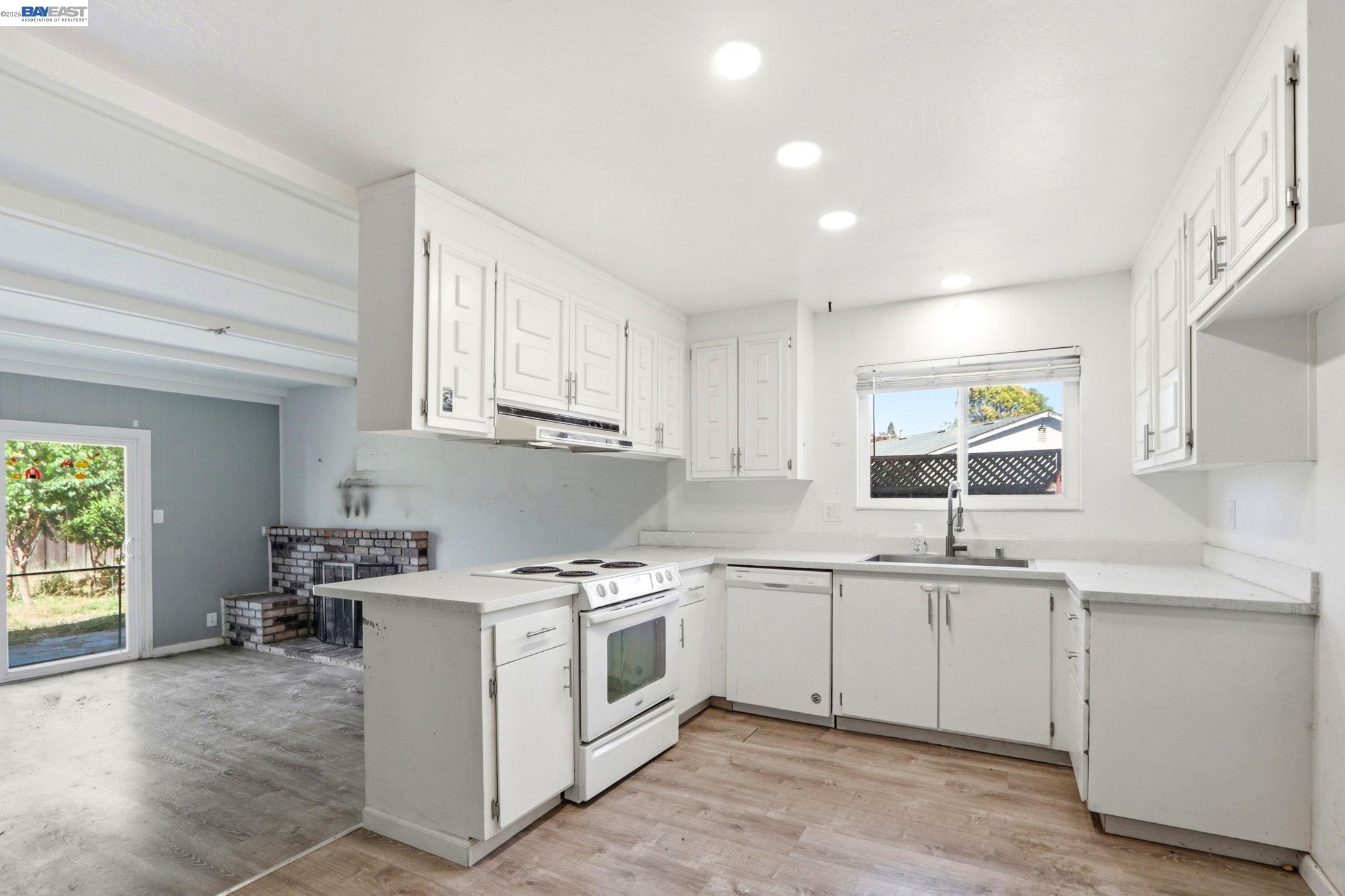 34390 Thornhill Ct.