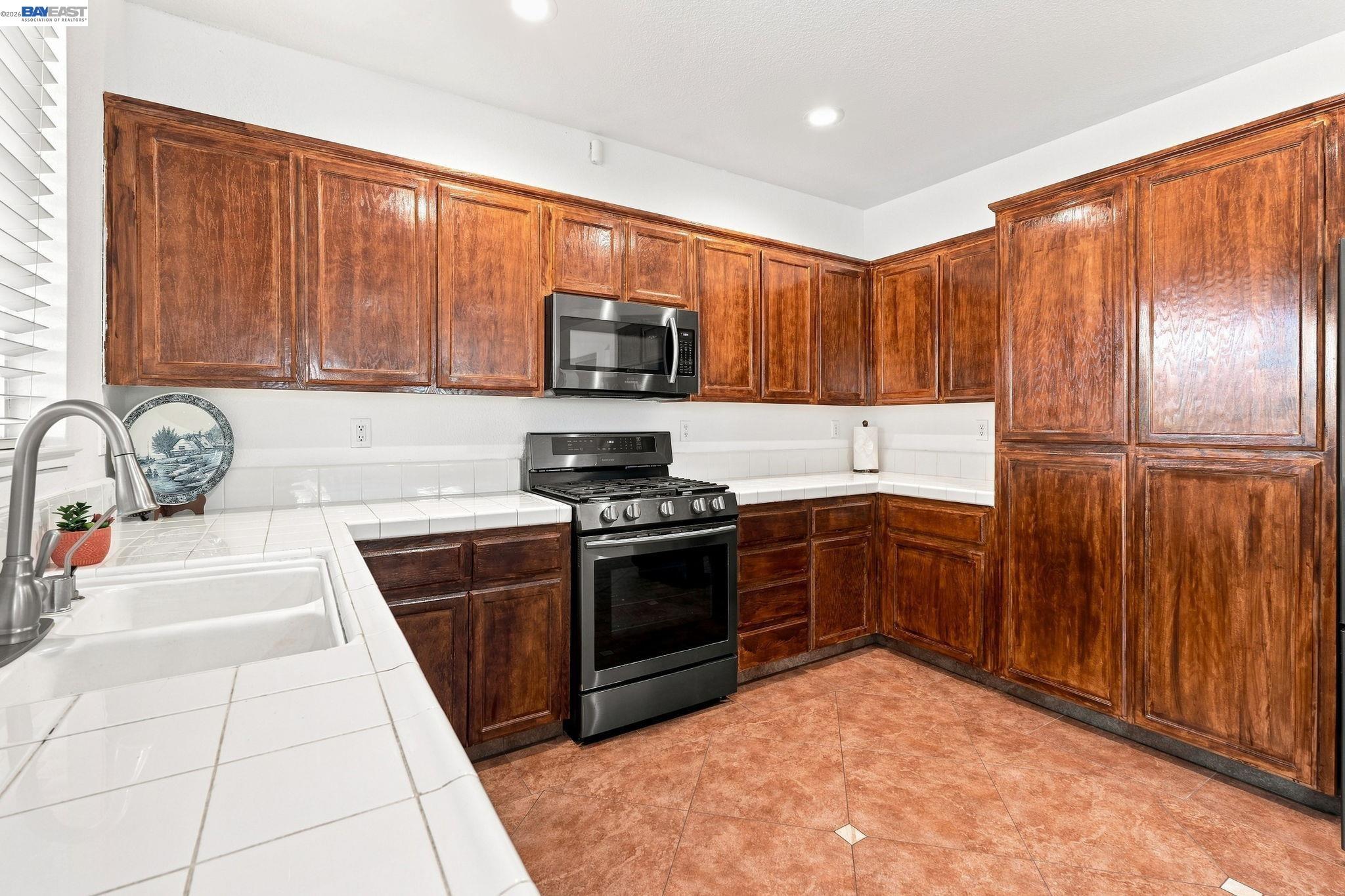 2833 Clover Hill Ct