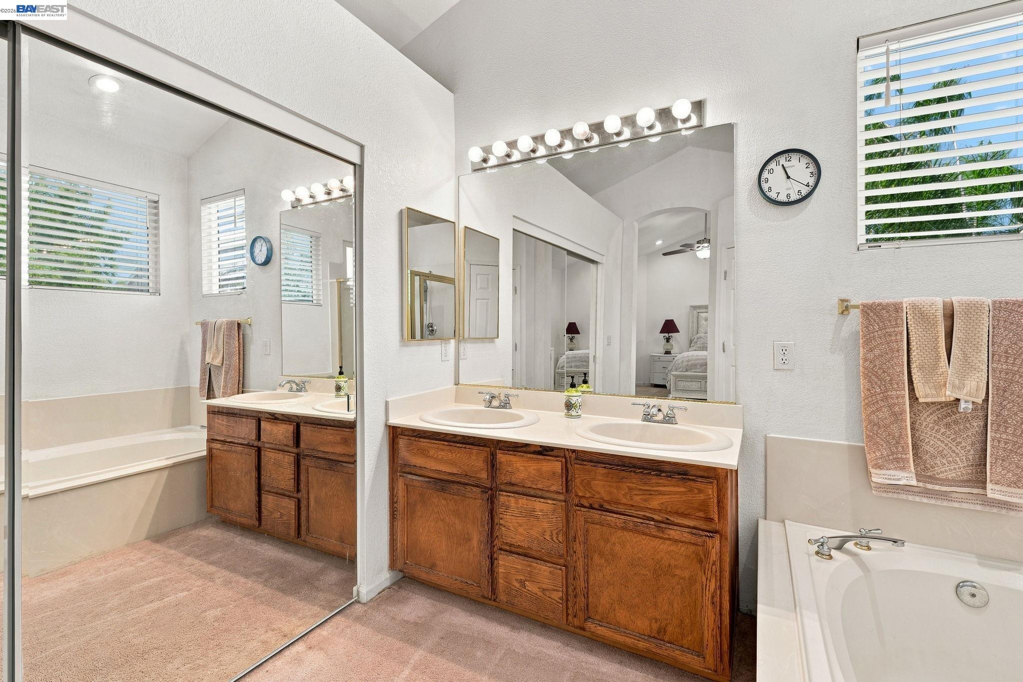2833 Clover Hill Ct