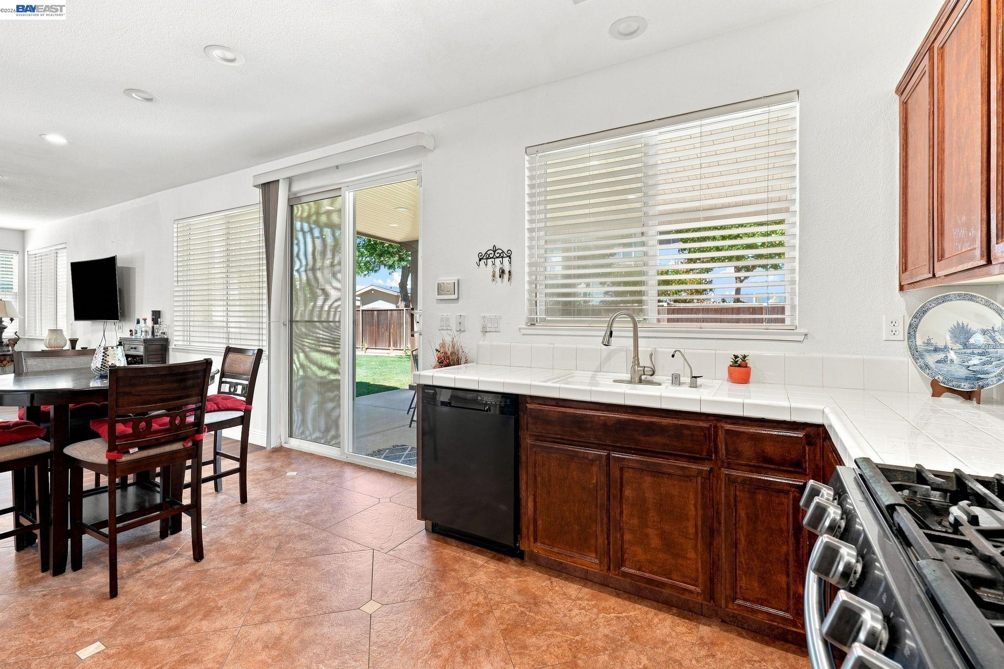 2833 Clover Hill Ct