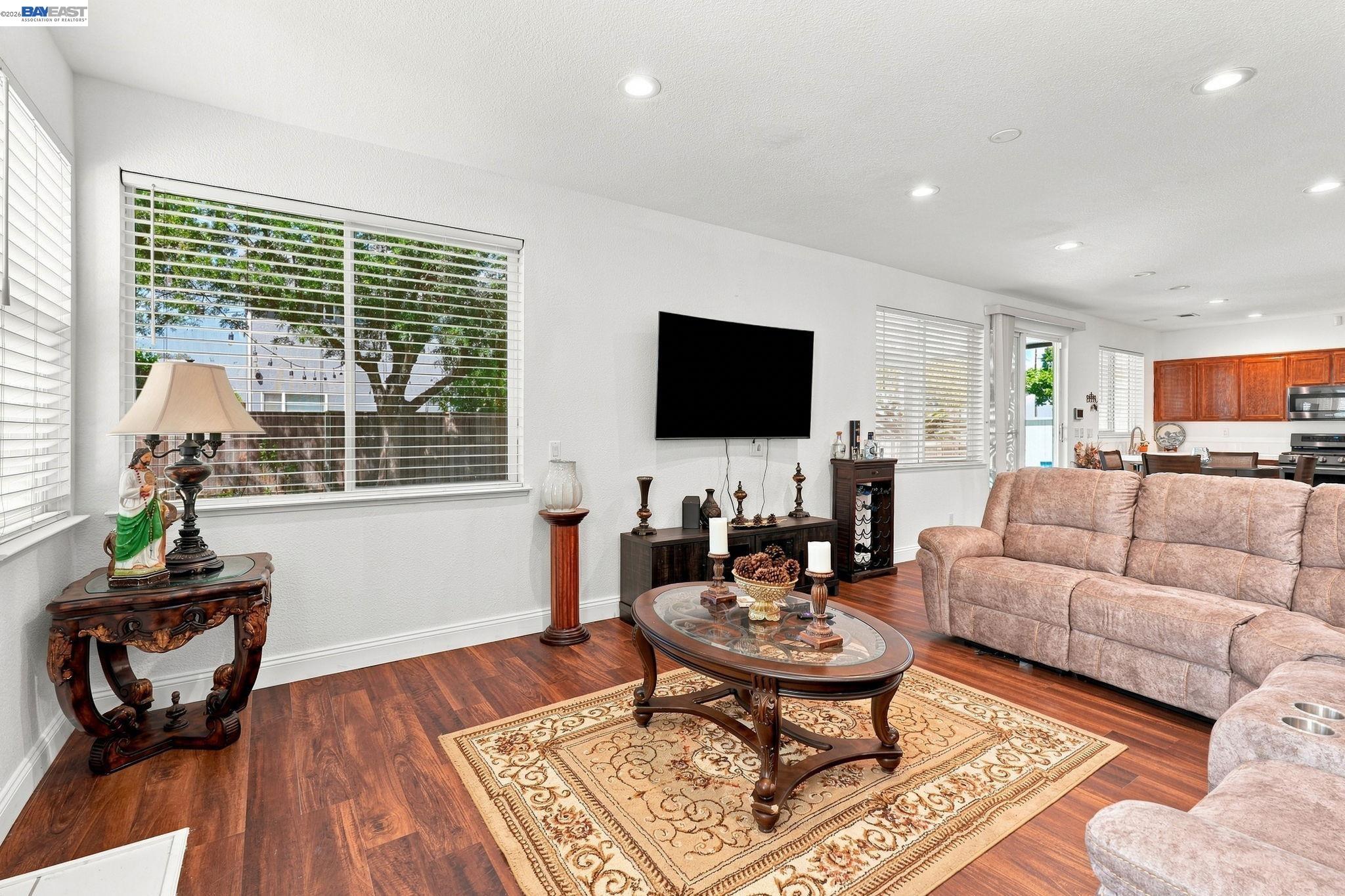 2833 Clover Hill Ct