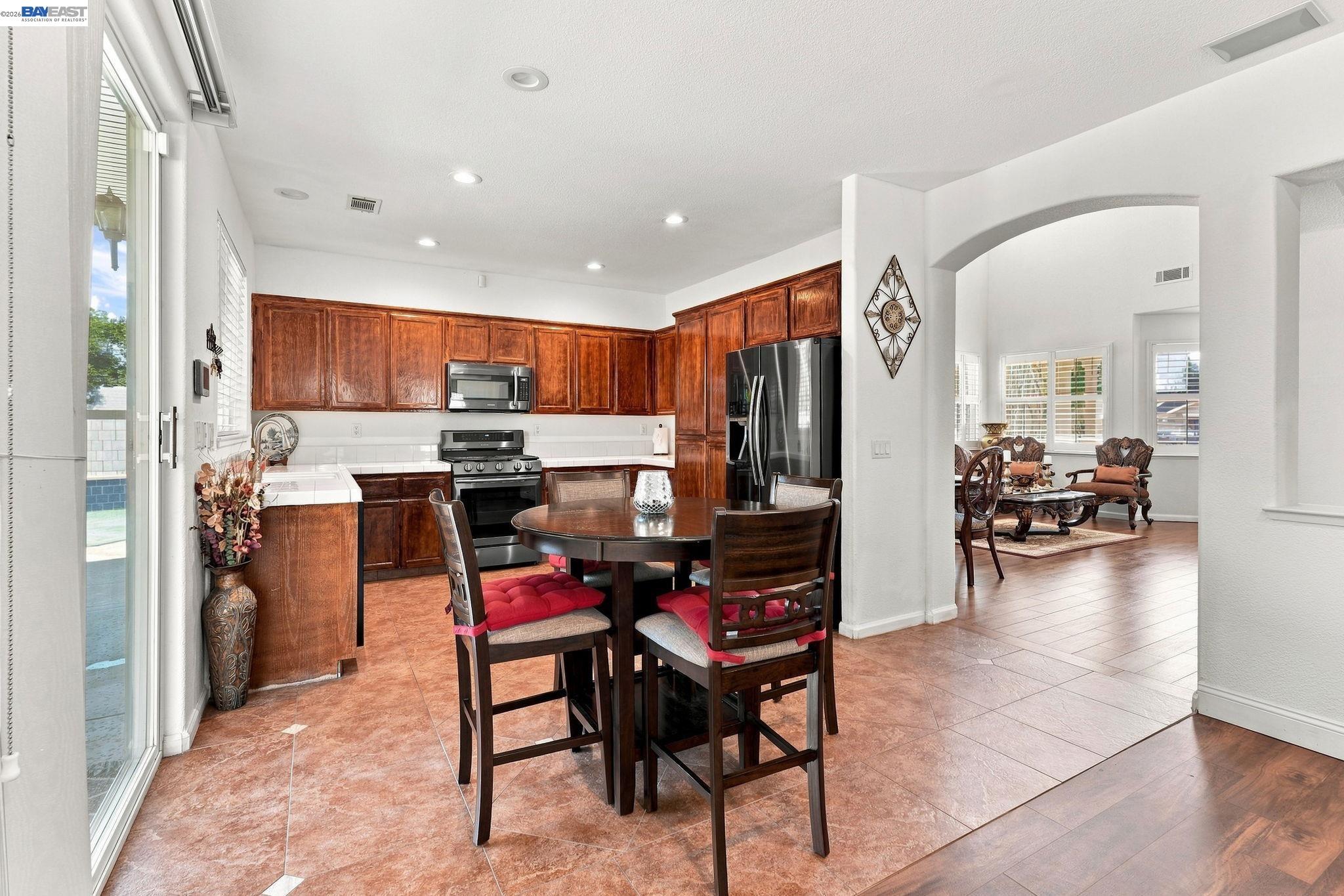 2833 Clover Hill Ct
