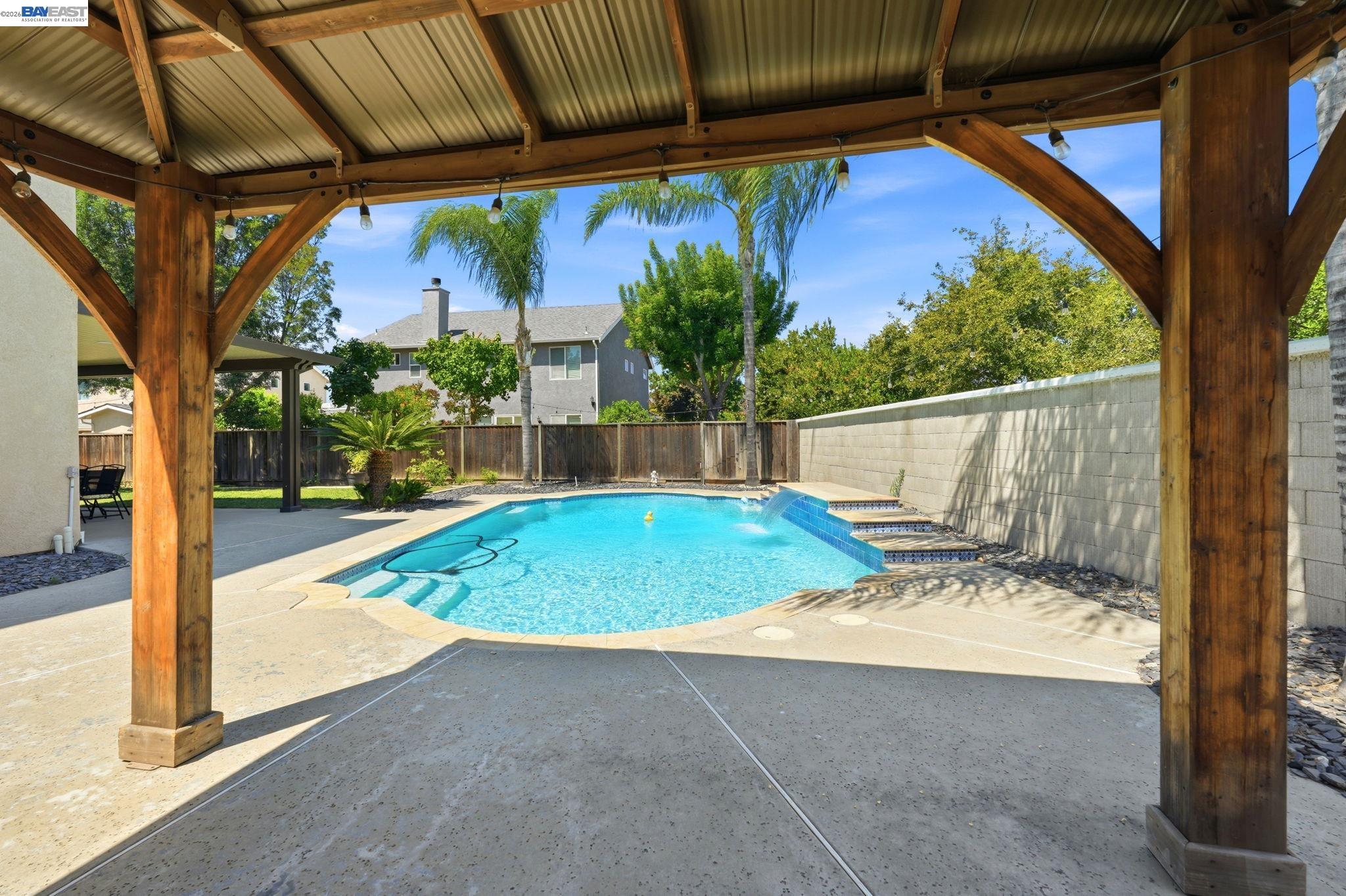 2833 Clover Hill Ct