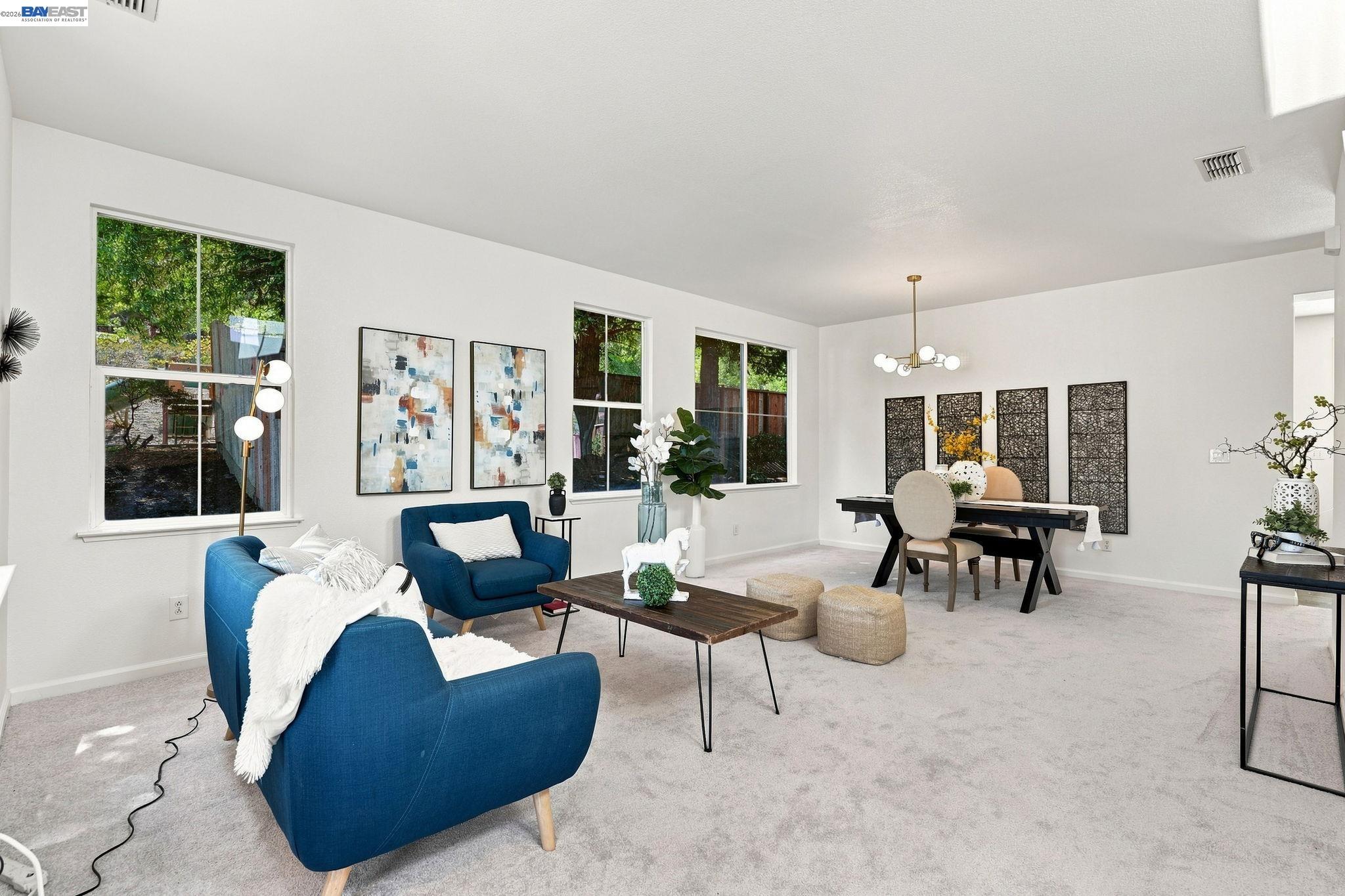 1015 Canyon Oaks Dr