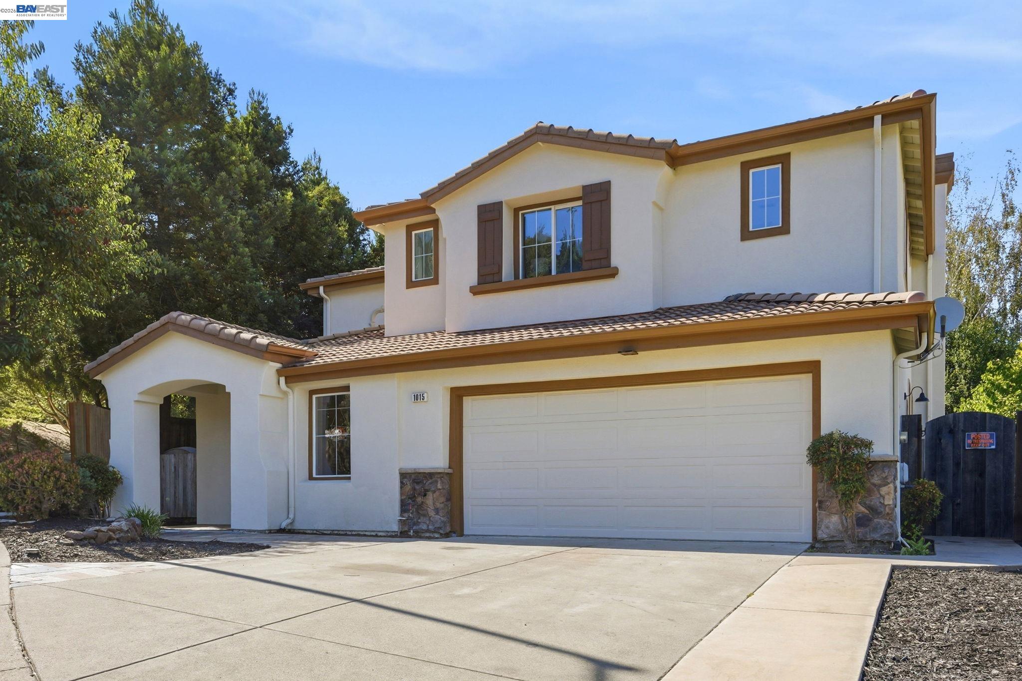 1015 Canyon Oaks Dr