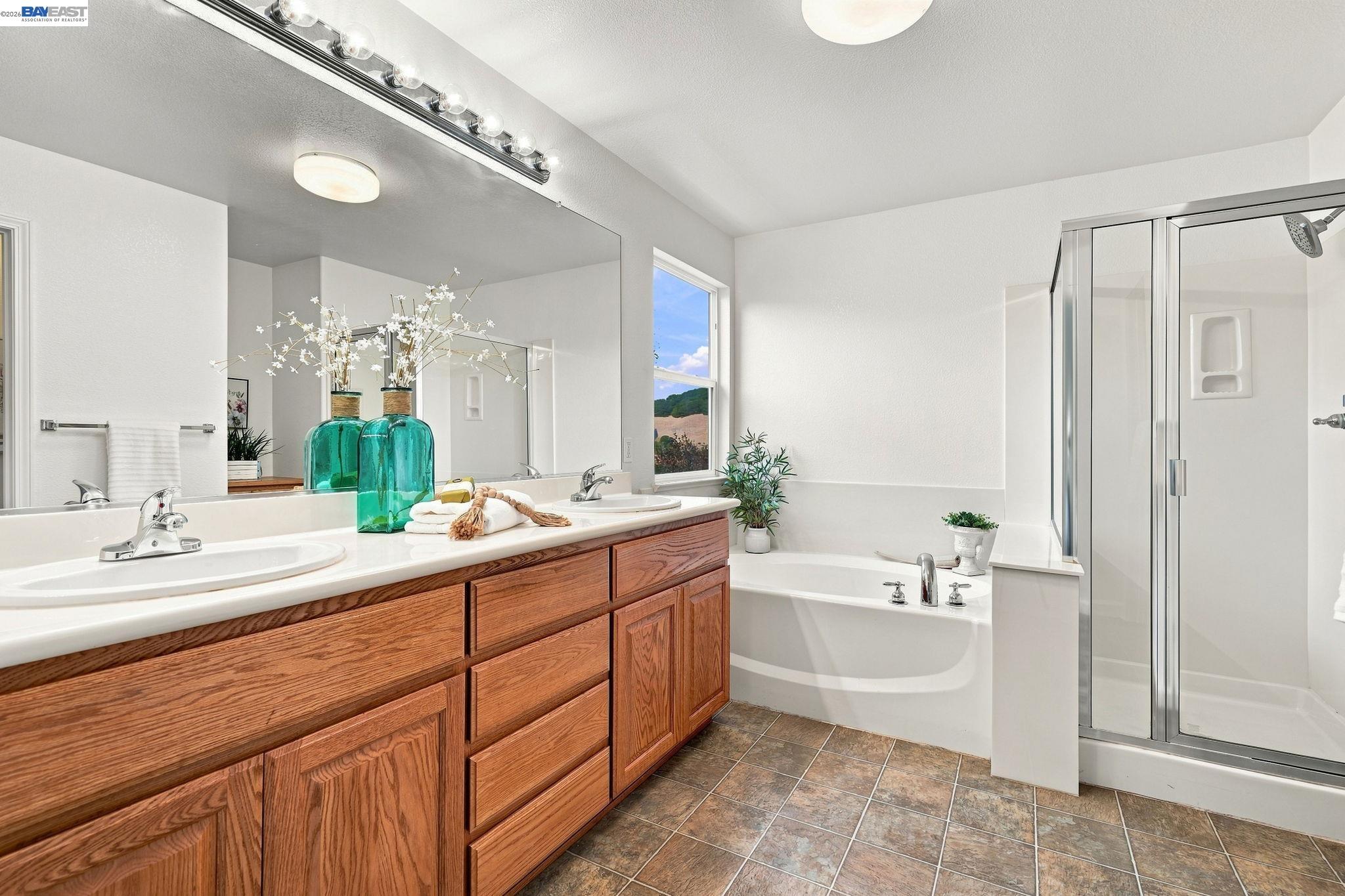 1015 Canyon Oaks Dr
