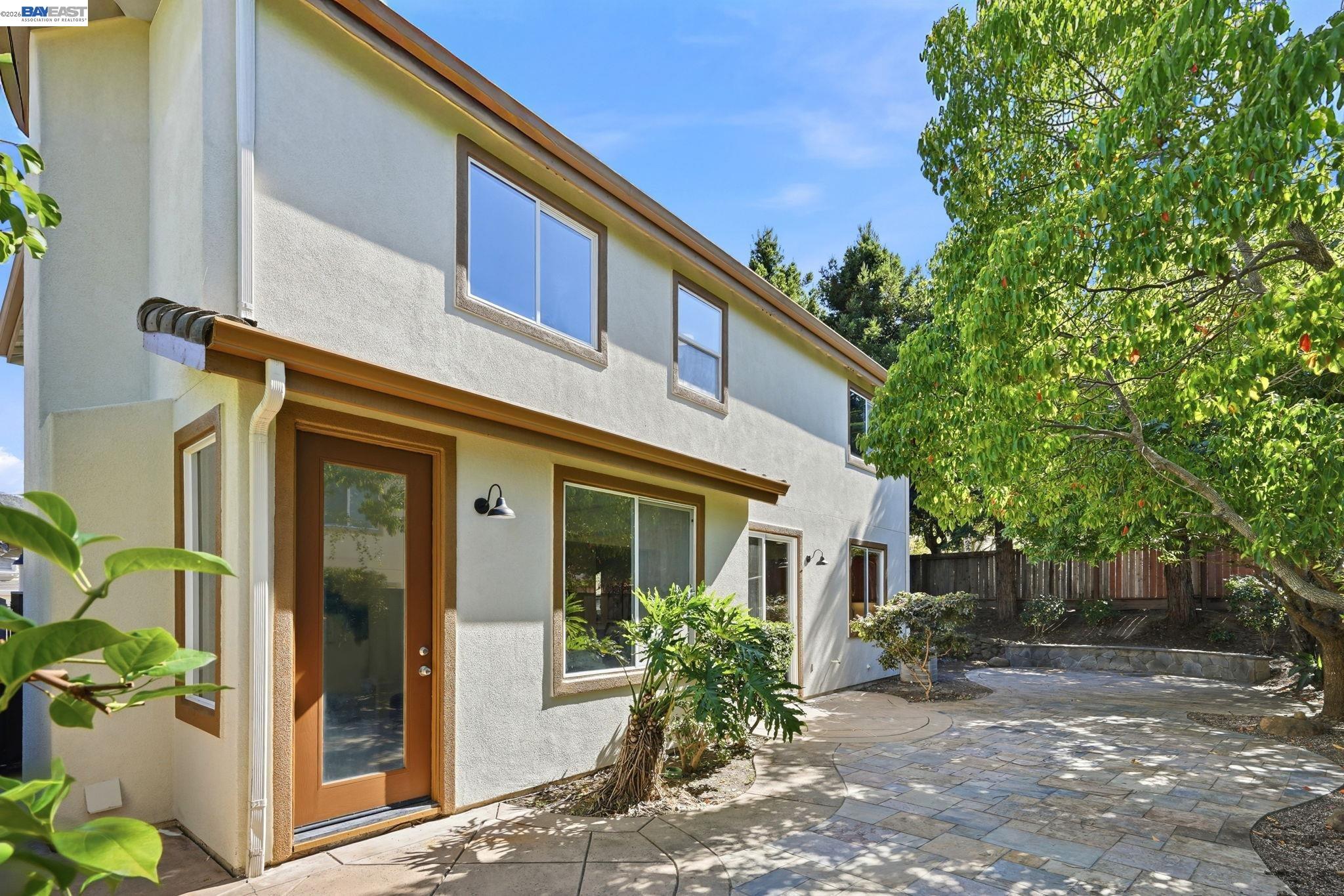 1015 Canyon Oaks Dr