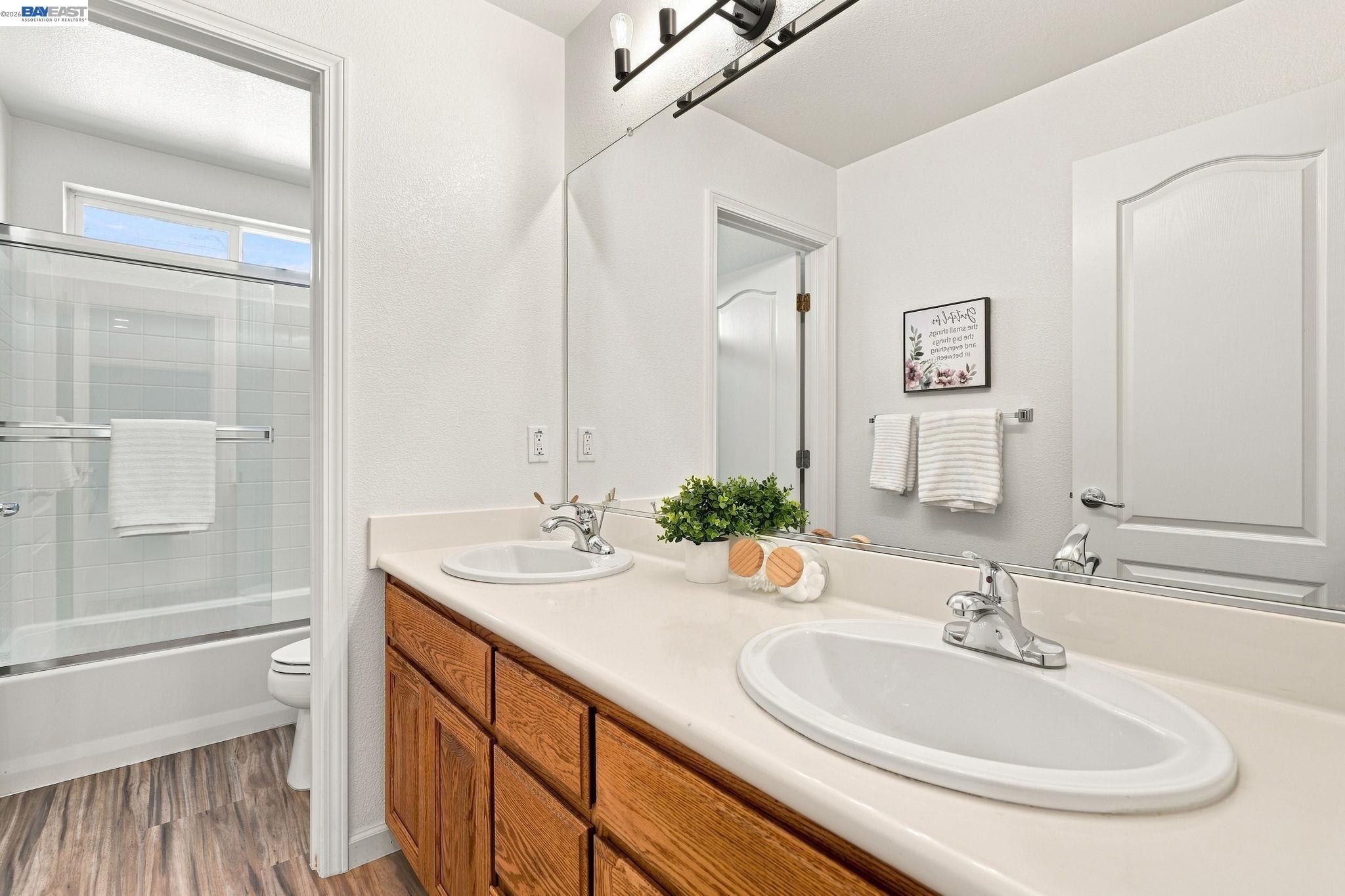 1015 Canyon Oaks Dr