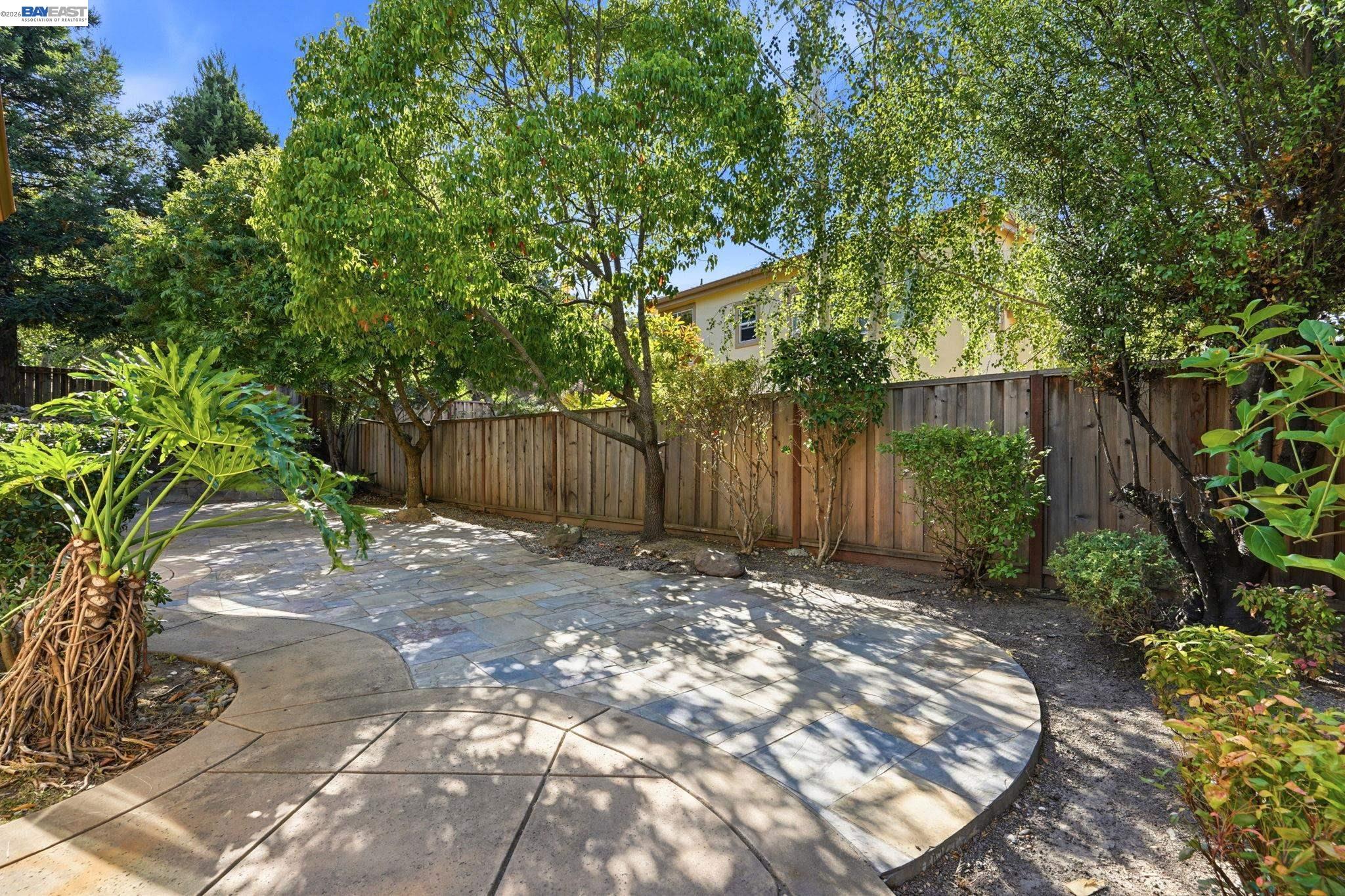 1015 Canyon Oaks Dr