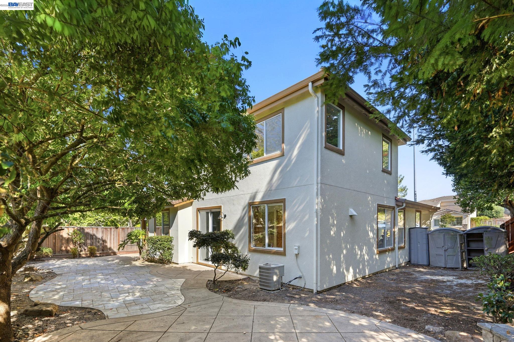 1015 Canyon Oaks Dr