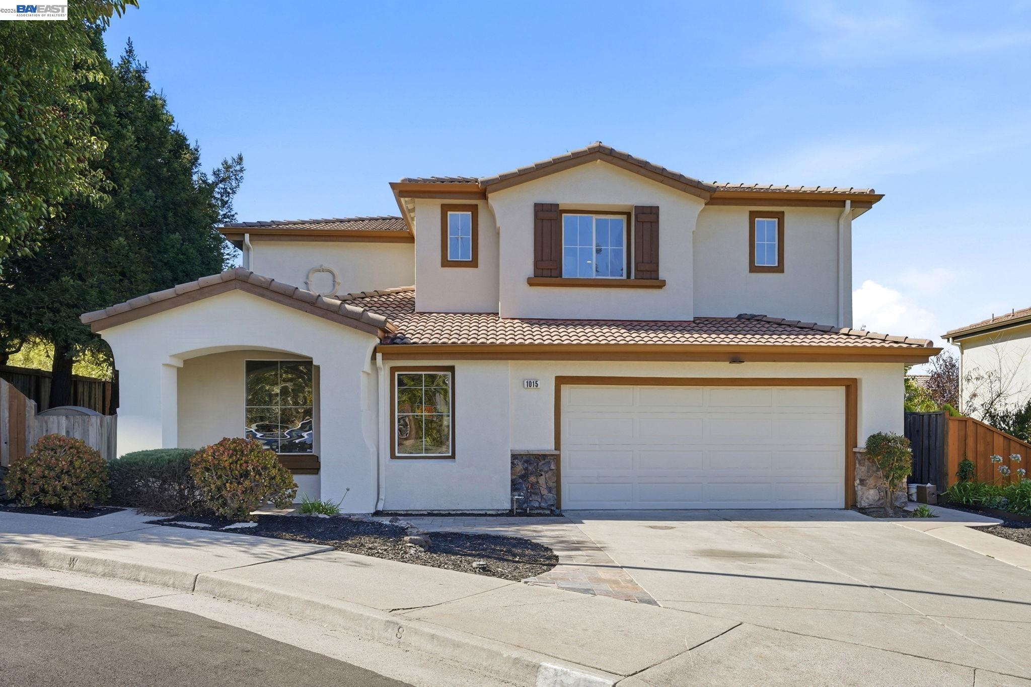 1015 Canyon Oaks Dr