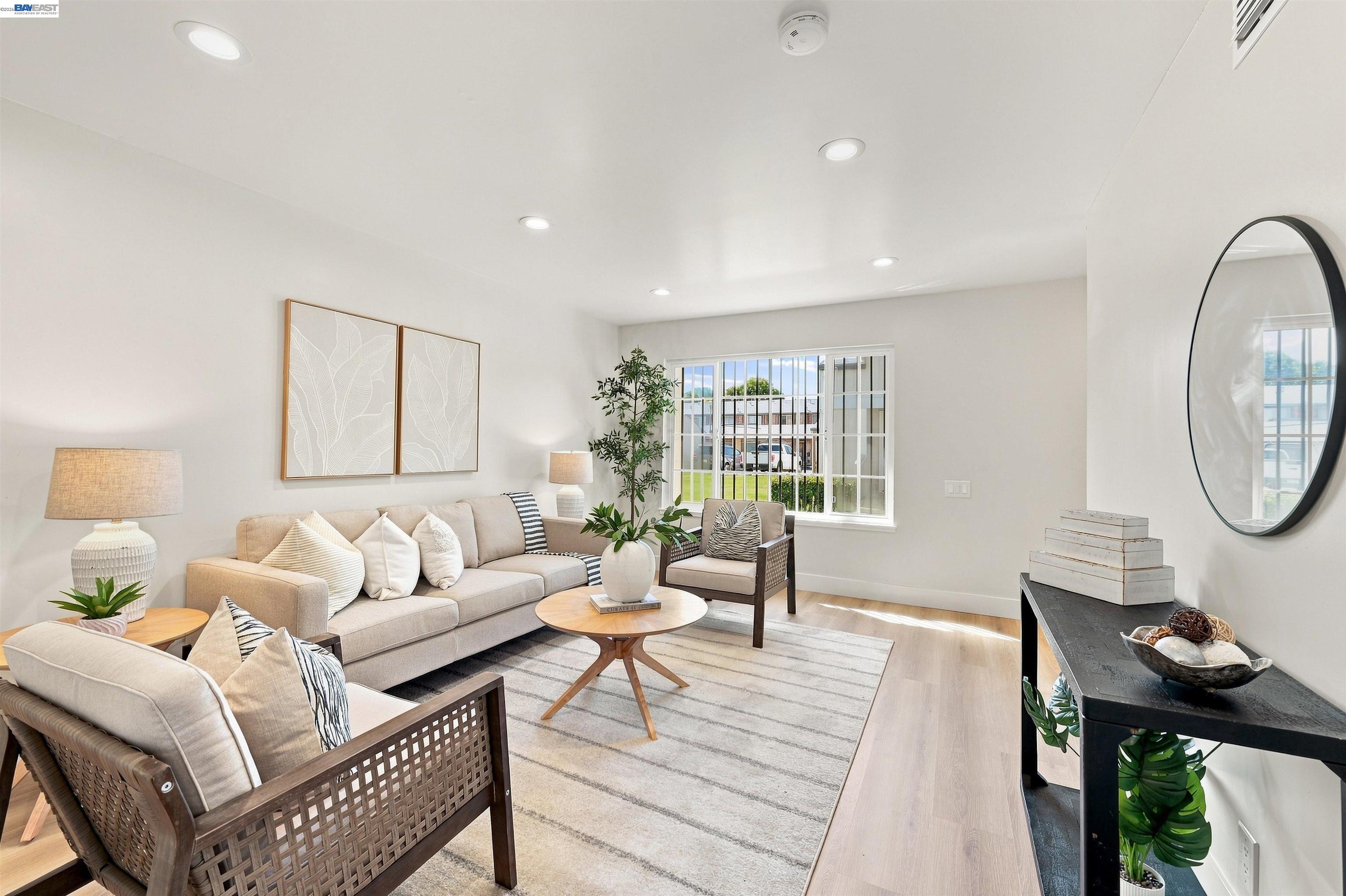 4270 Solar Cir