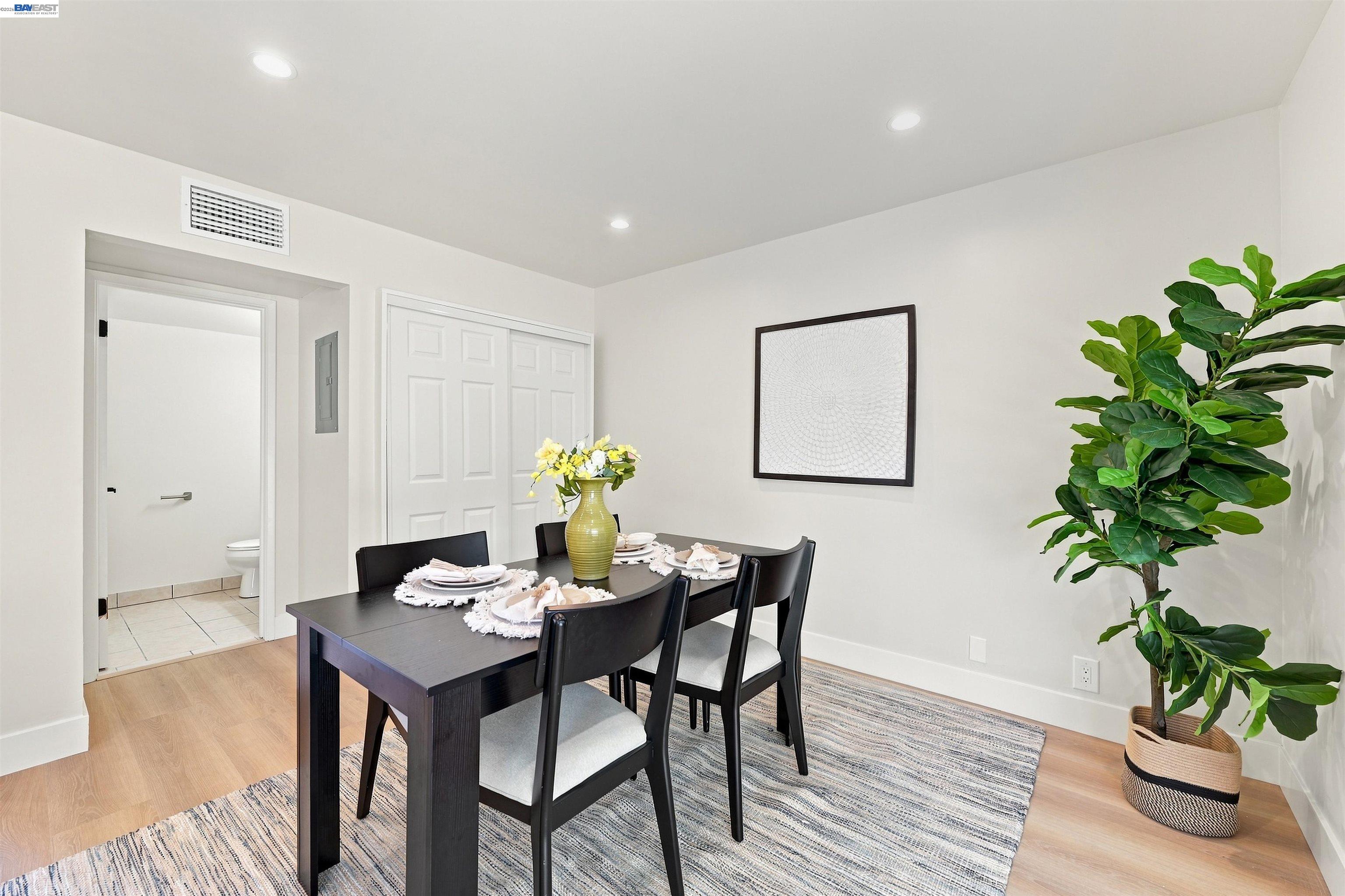 4270 Solar Cir