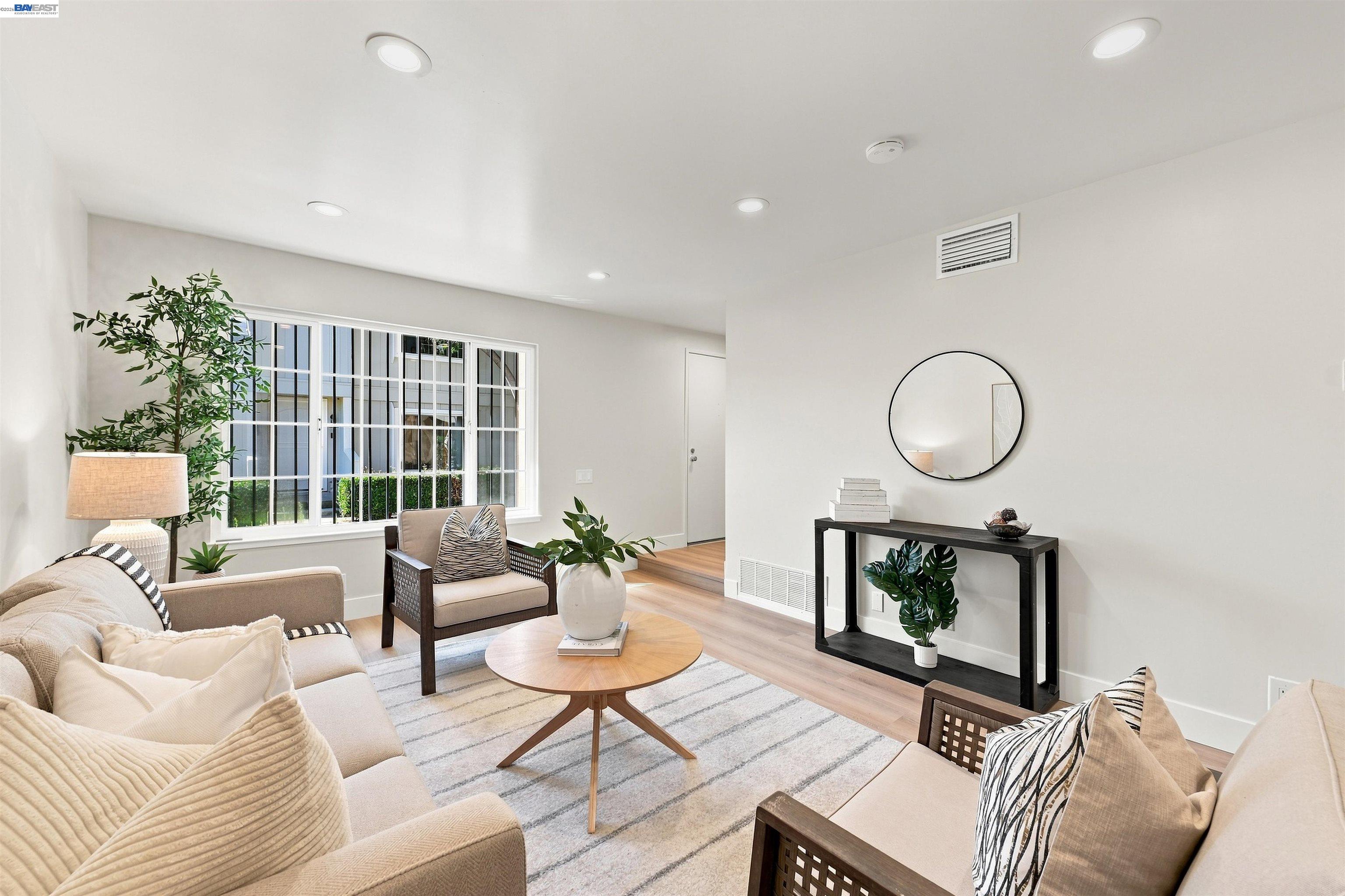 4270 Solar Cir