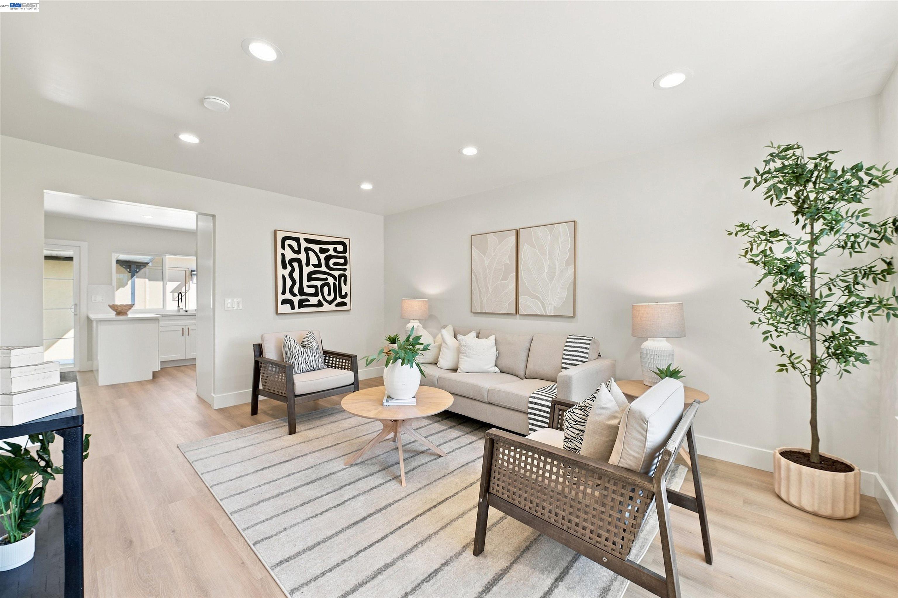 4270 Solar Cir