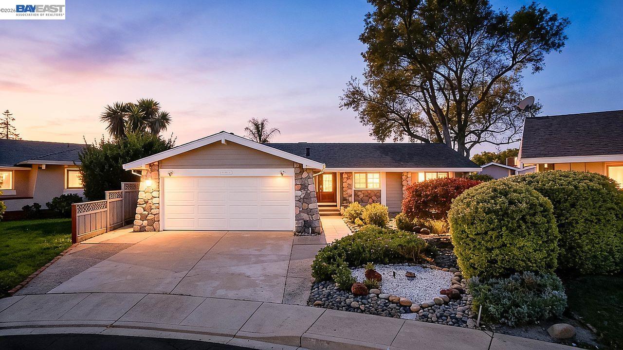 35273 Gawain Ct