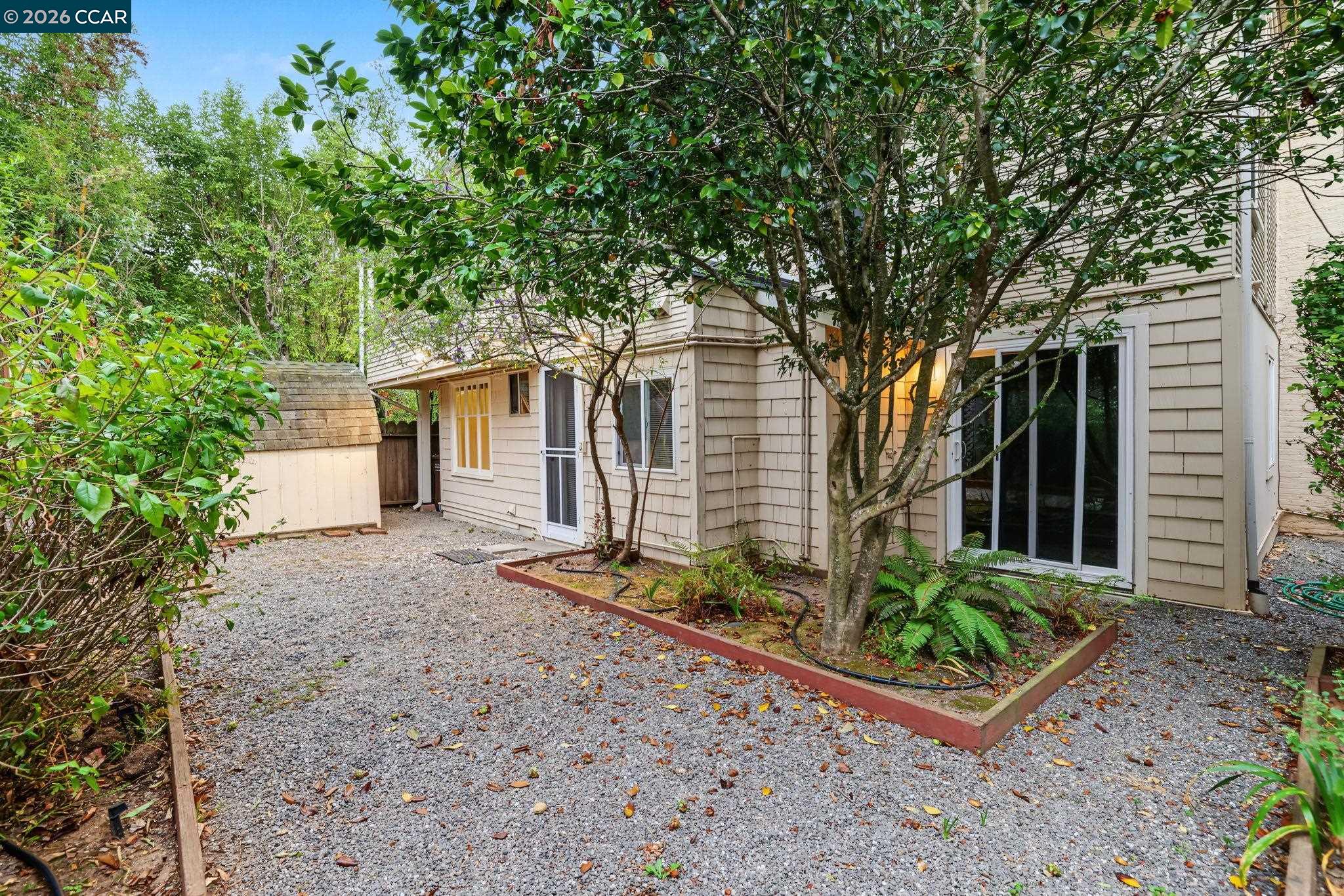 23 Sycamore Ave