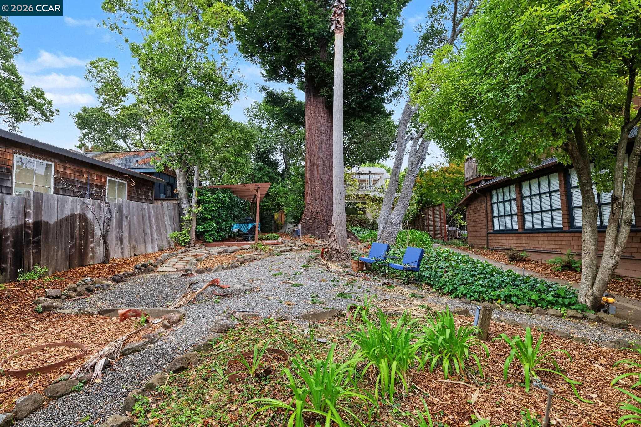 23 Sycamore Ave