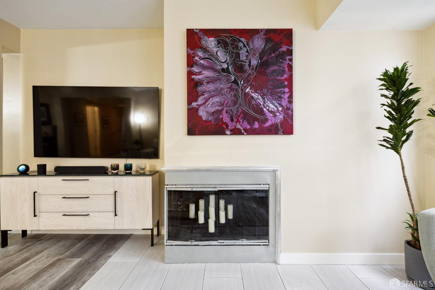 1380 Greenwich Street Unit: 209