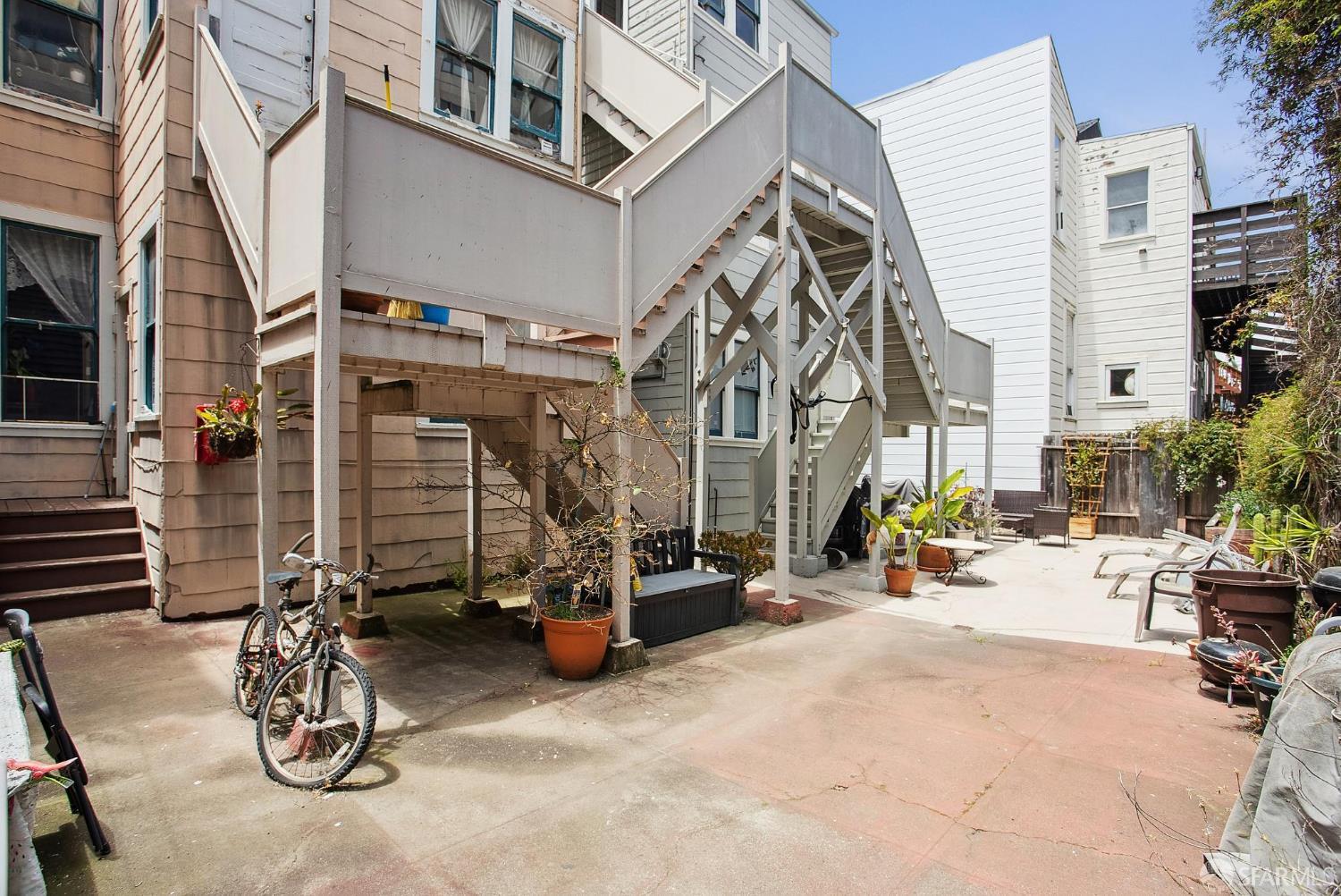1483 Guerrero Street