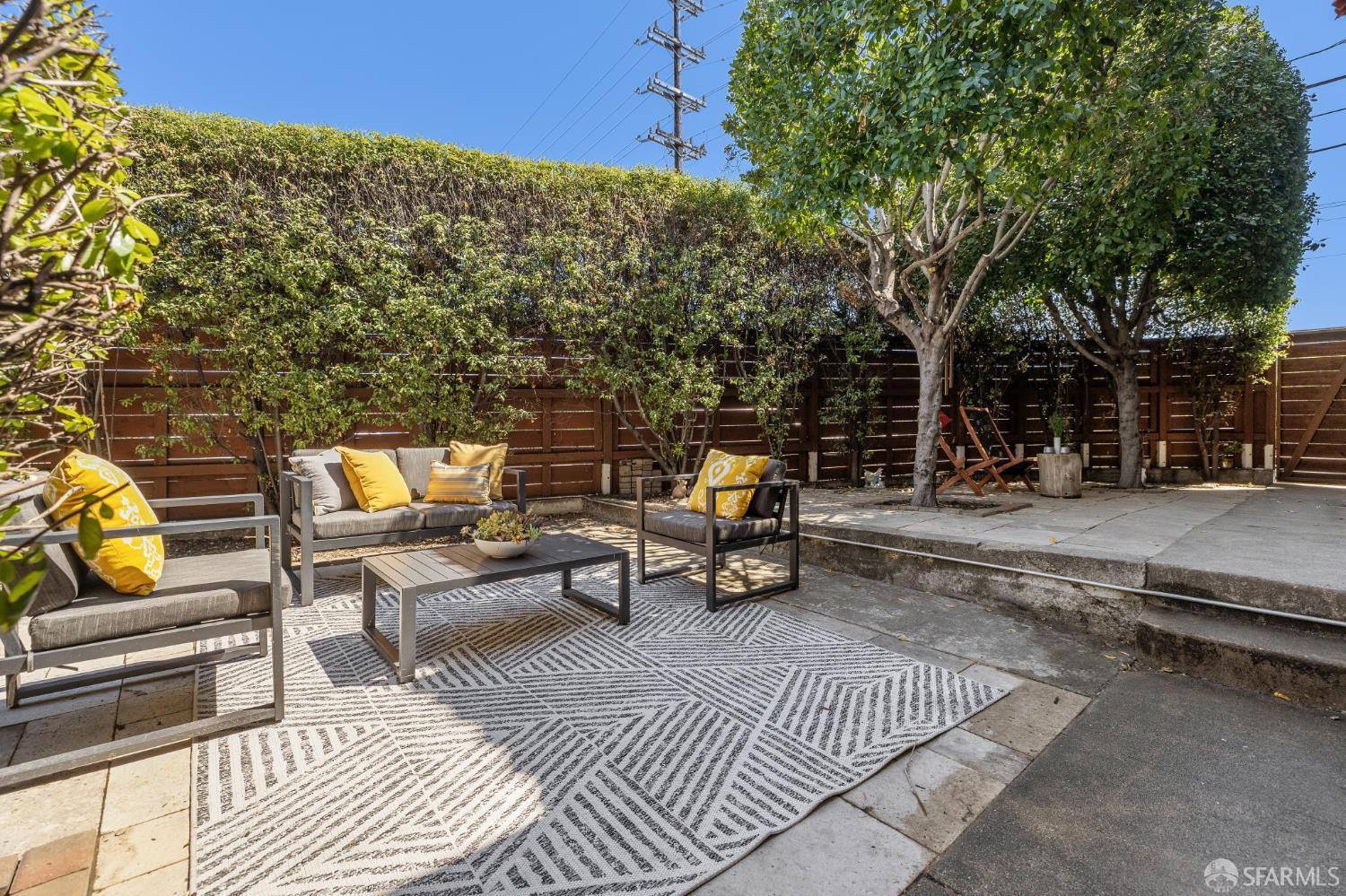 2200 Mariposa Street