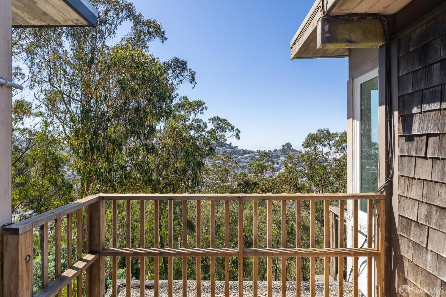 327 Crestmont Drive