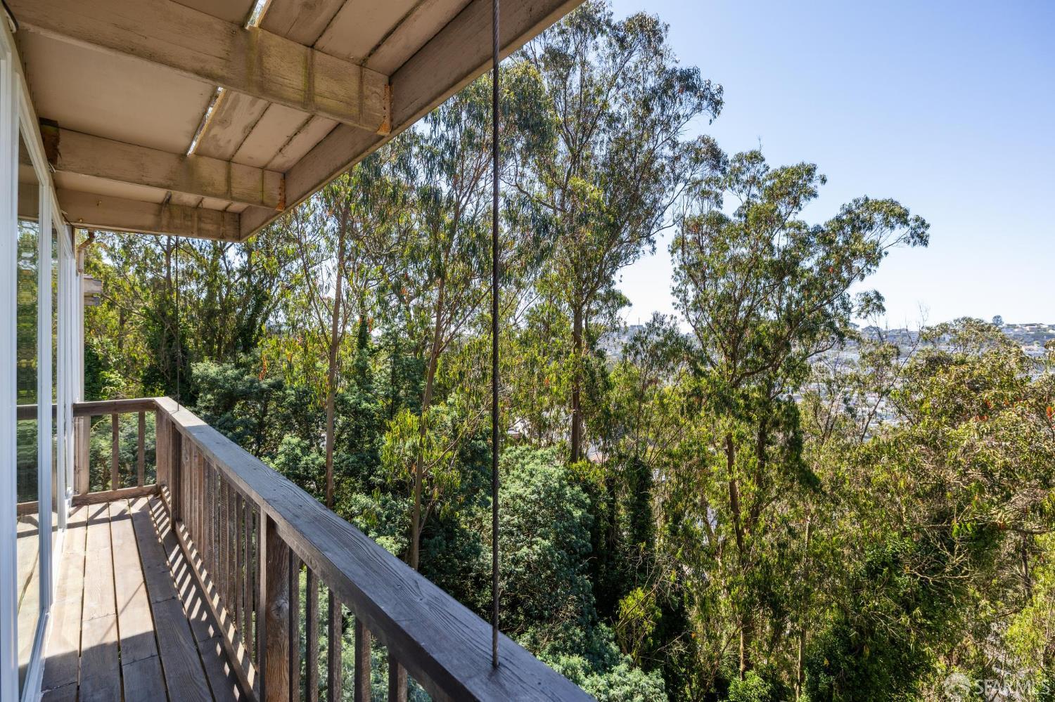 327 Crestmont Drive