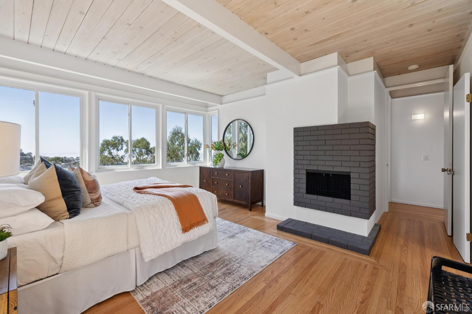 327 Crestmont Drive